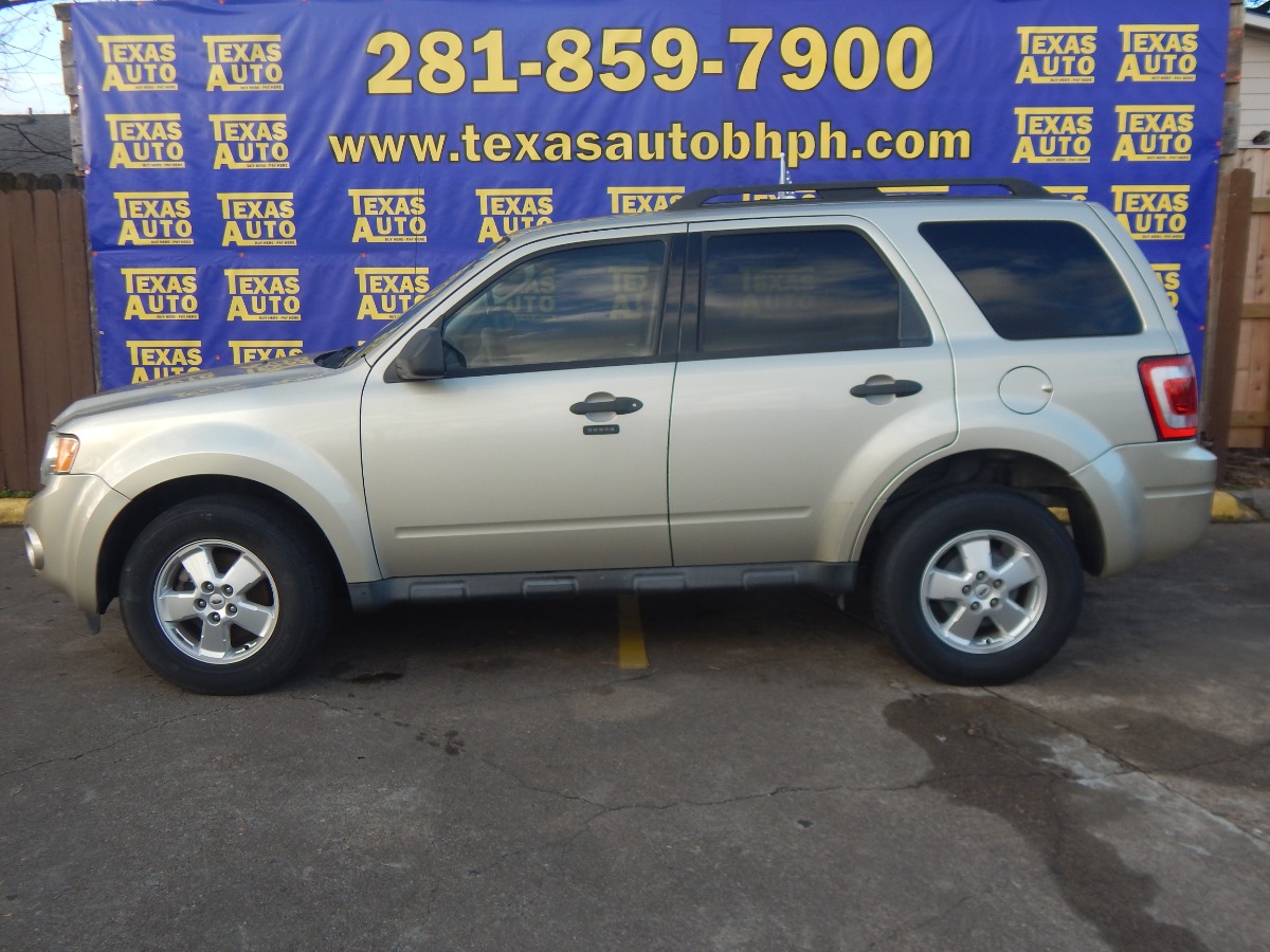 photo of 2011 FORD ESCAPE SUV 4-DR