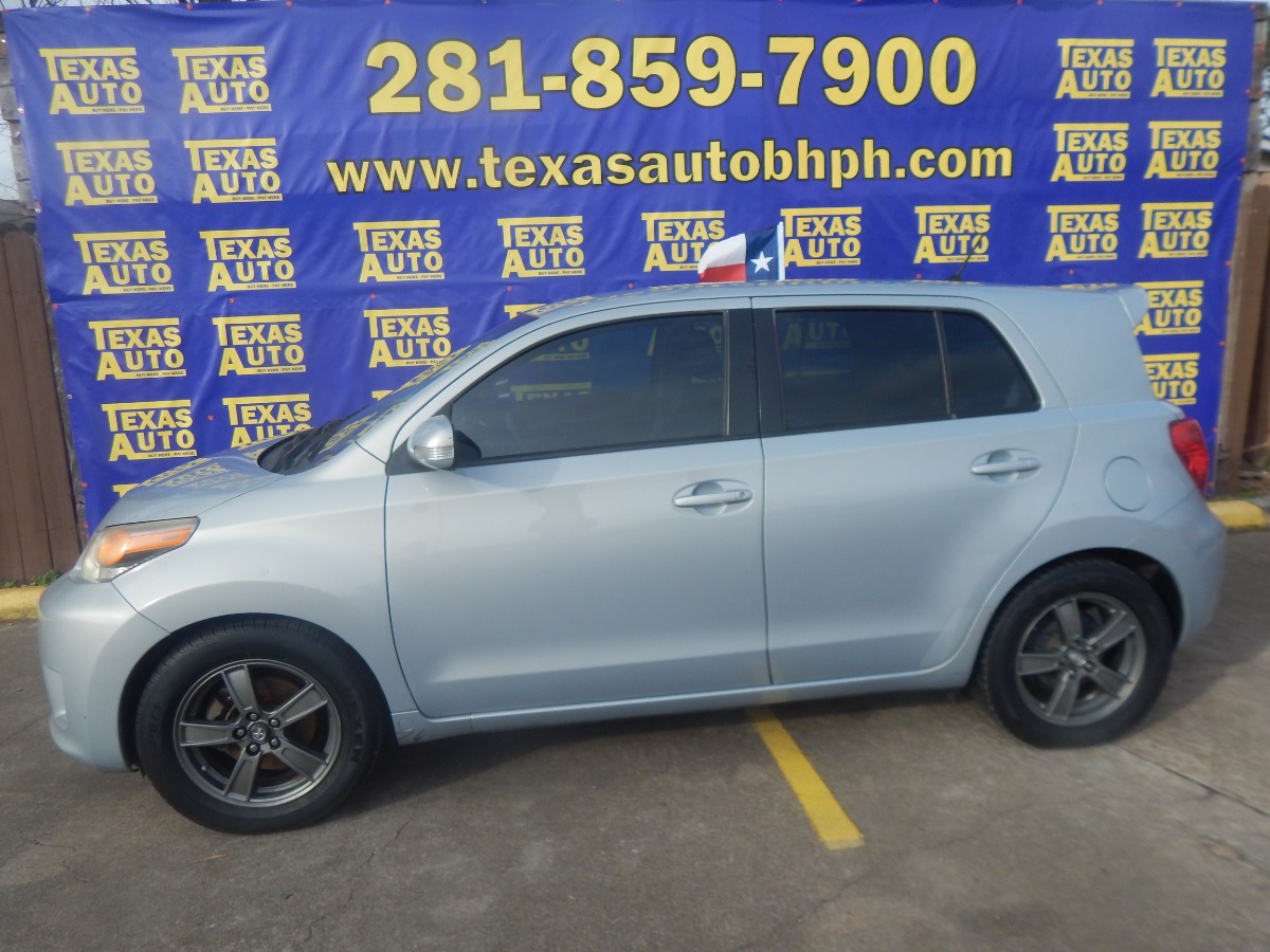 photo of 2013 Scion xD 5-Door Hatchback 4-Spd AT