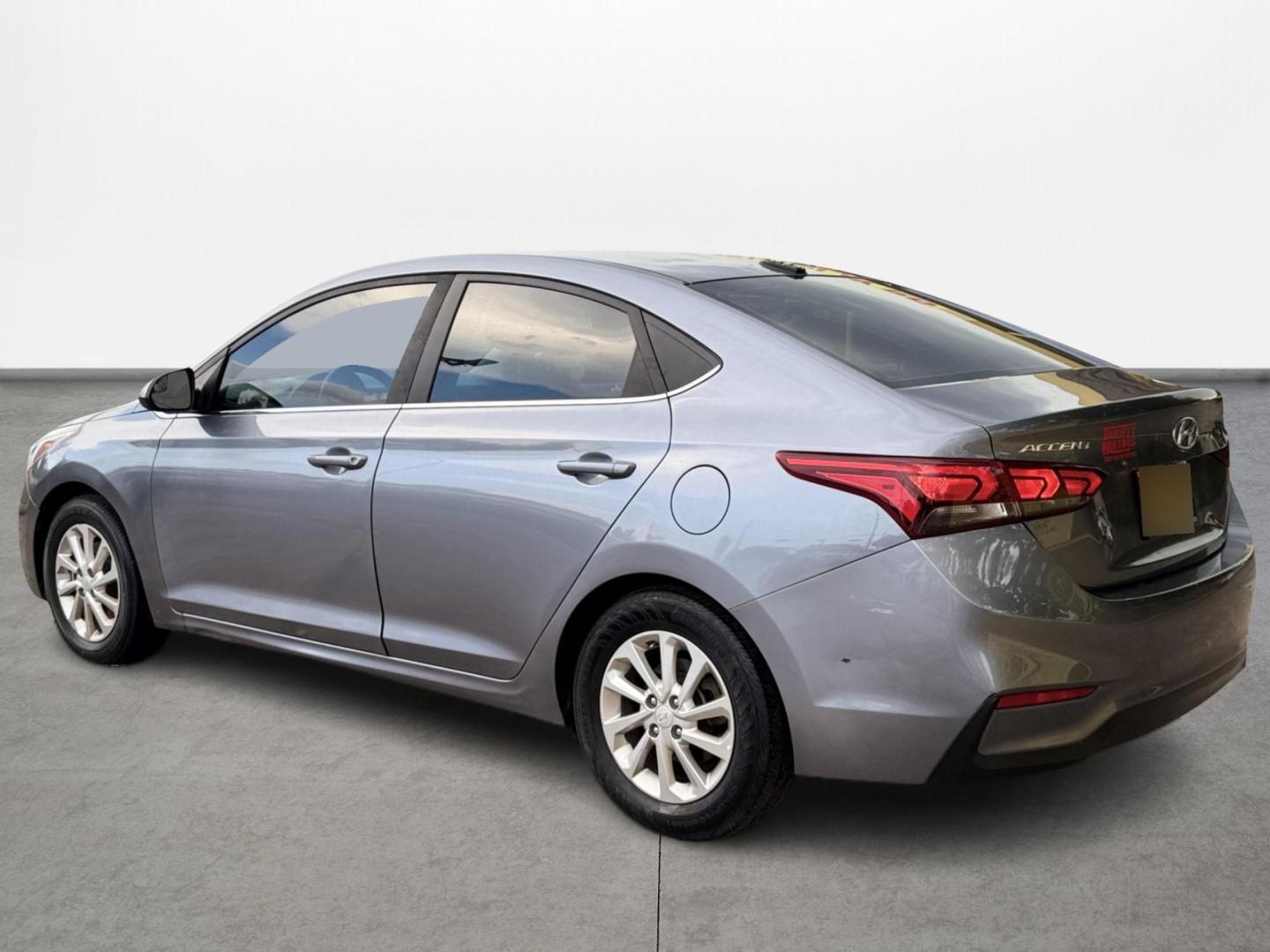 2020 Hyundai Accent SEL 4-Door 6A (3KPC24A63LE) with an 1.6L L4 DOHC 16V engine, 6A transmission, located at 16710 Clay Rd., Houston, TX, 77084, (281) 859-7900, 0.000000, 0.000000 - Photo#4