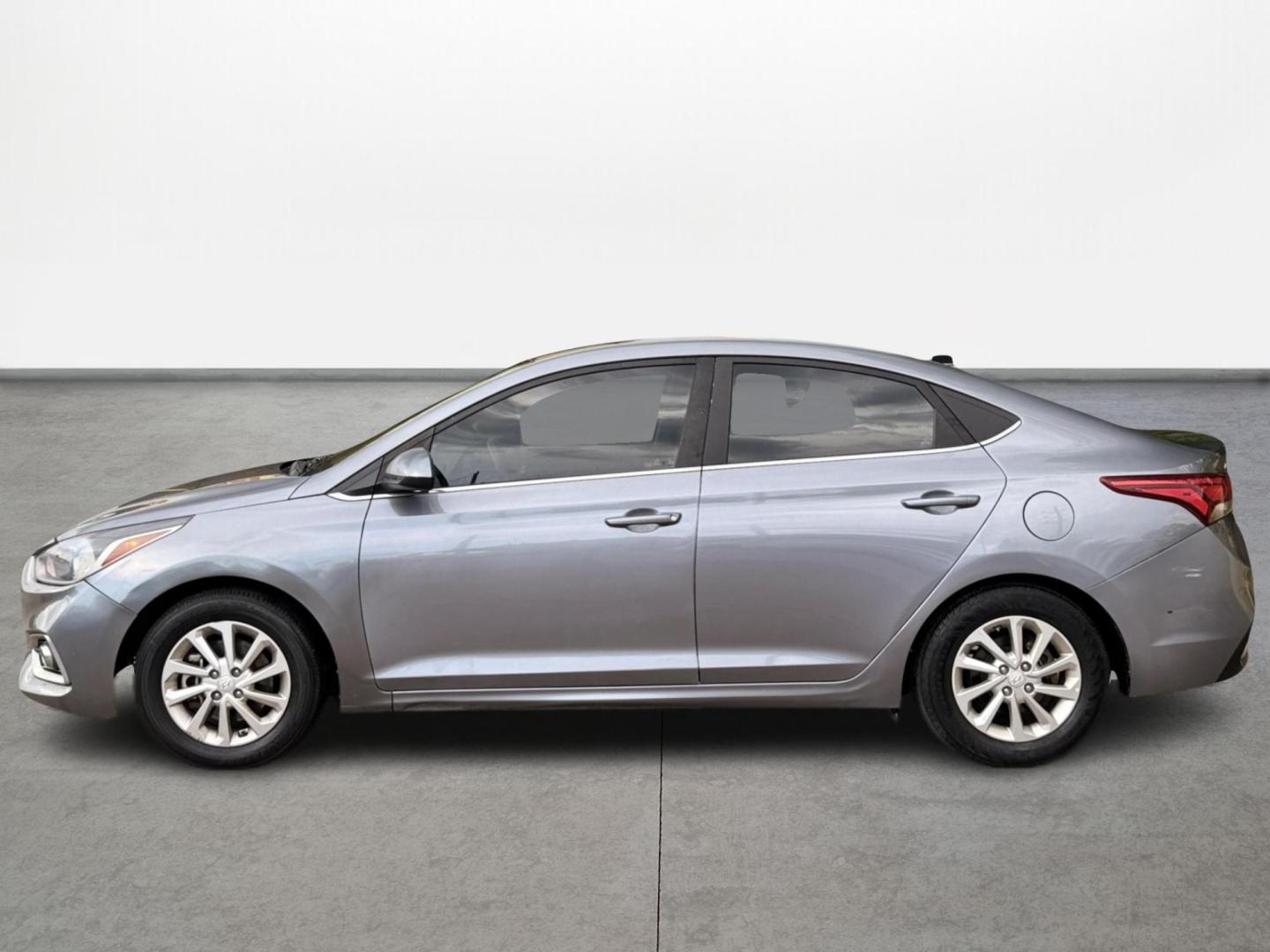 2020 Hyundai Accent SEL 4-Door 6A (3KPC24A63LE) with an 1.6L L4 DOHC 16V engine, 6A transmission, located at 16710 Clay Rd., Houston, TX, 77084, (281) 859-7900, 0.000000, 0.000000 - Photo#5
