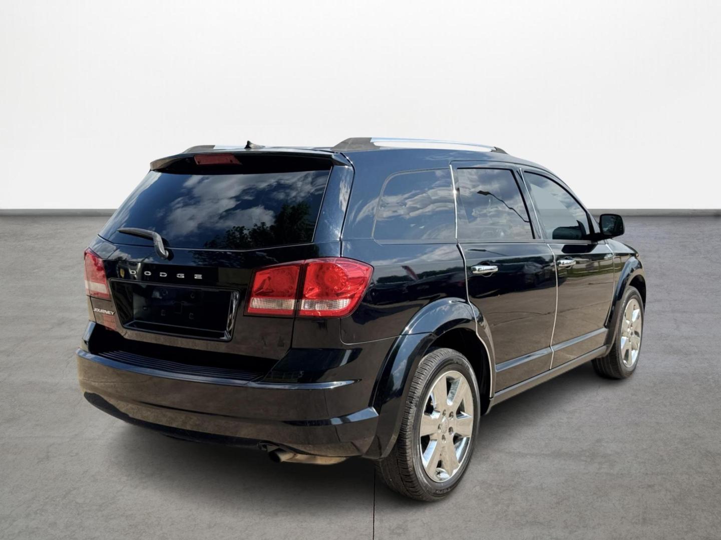 2015 Dodge Journey SE (3C4PDCAB6FT) with an 2.4L L4 DOHC 16V engine, 4-Speed Automatic transmission, located at 16710 Clay Rd., Houston, TX, 77084, (281) 859-7900, 0.000000, 0.000000 - Photo#3
