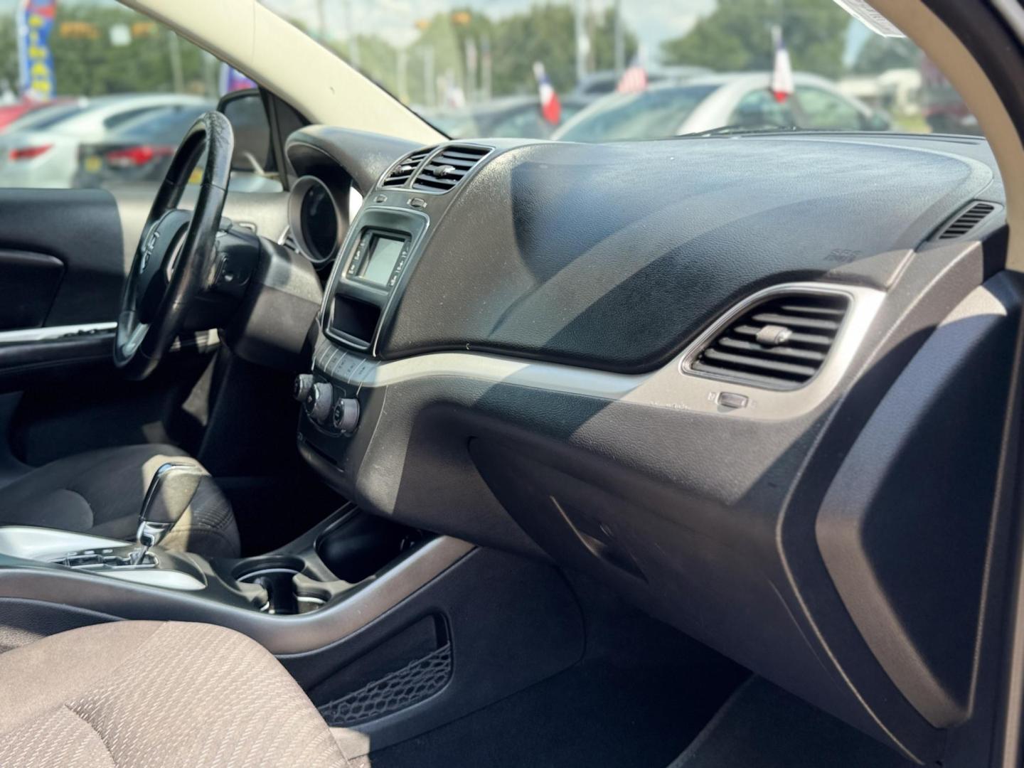 2015 Dodge Journey SE (3C4PDCAB6FT) with an 2.4L L4 DOHC 16V engine, 4-Speed Automatic transmission, located at 16710 Clay Rd., Houston, TX, 77084, (281) 859-7900, 0.000000, 0.000000 - Photo#8