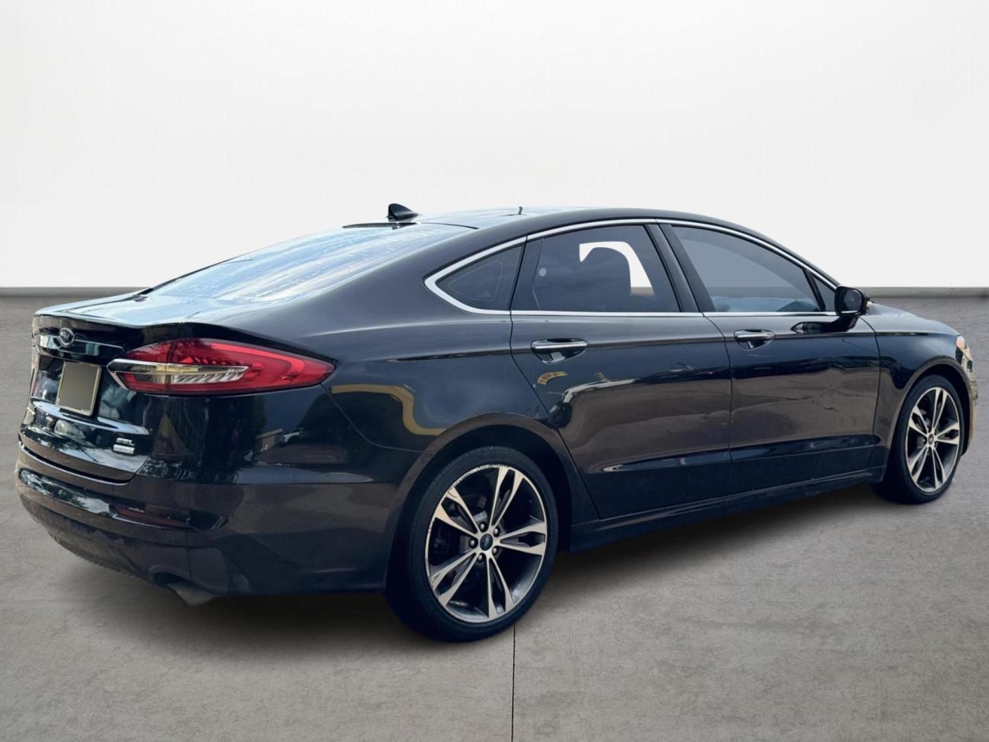 2019 Ford Fusion SEL (3FA6P0CD3KR) with an 1.5L L4 DOHC 16V engine, 6A transmission, located at 16710 Clay Rd., Houston, TX, 77084, (281) 859-7900, 0.000000, 0.000000 - Photo#2