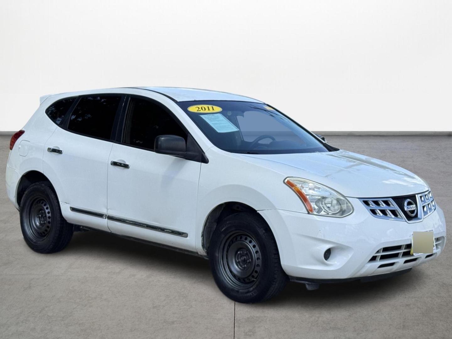 2011 Nissan Rogue S 2WD (JN8AS5MT9BW) with an 2.5L L4 DOHC 16V engine, CVT transmission, located at 16710 Clay Rd., Houston, TX, 77084, (281) 859-7900, 0.000000, 0.000000 - Photo#2