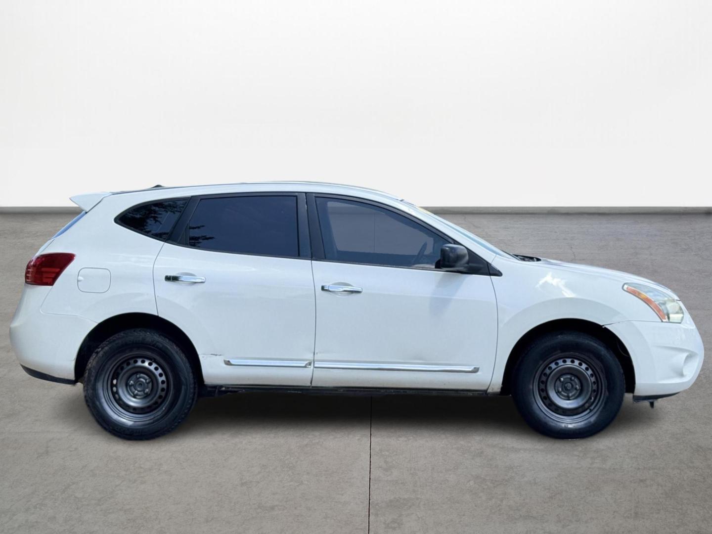 2011 Nissan Rogue S 2WD (JN8AS5MT9BW) with an 2.5L L4 DOHC 16V engine, CVT transmission, located at 16710 Clay Rd., Houston, TX, 77084, (281) 859-7900, 0.000000, 0.000000 - Photo#3
