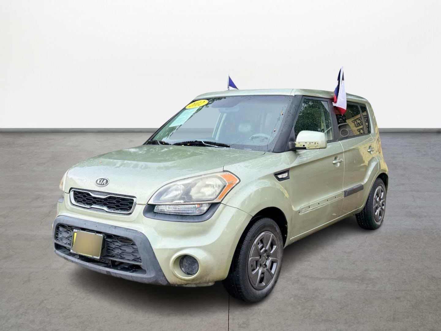 2012 Kia Soul Base (KNDJT2A53C7) with an 1.6L L4 DOHC 16V engine, 5-Speed Manual transmission, located at 16710 Clay Rd., Houston, TX, 77084, (281) 859-7900, 0.000000, 0.000000 - Photo#0