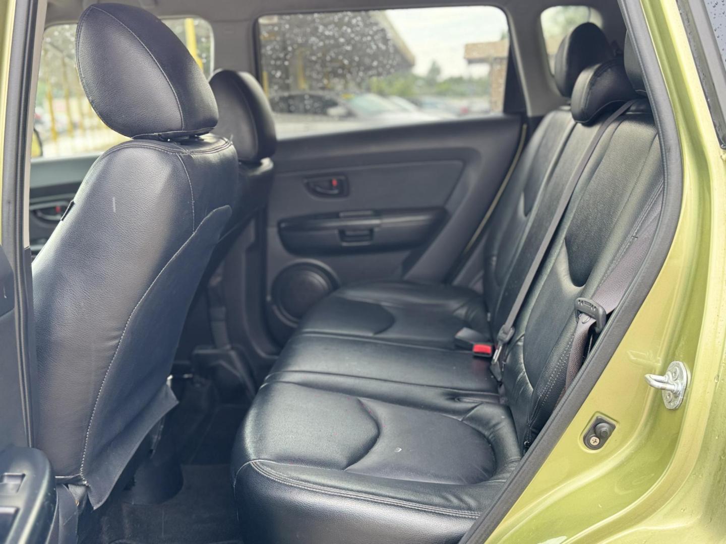 2012 Kia Soul Base (KNDJT2A53C7) with an 1.6L L4 DOHC 16V engine, 5-Speed Manual transmission, located at 16710 Clay Rd., Houston, TX, 77084, (281) 859-7900, 0.000000, 0.000000 - Photo#10