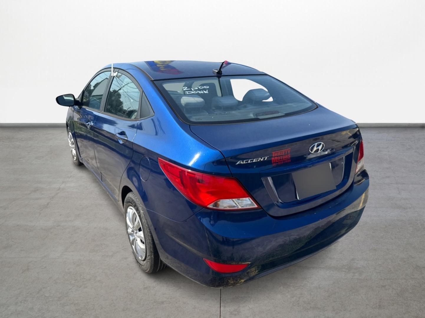 2017 Hyundai Accent SE 4-Door 6M (KMHCT4AE1HU) with an 1.6L L4 DOHC 16V engine, 6M transmission, located at 16710 Clay Rd., Houston, TX, 77084, (281) 859-7900, 0.000000, 0.000000 - Photo#7
