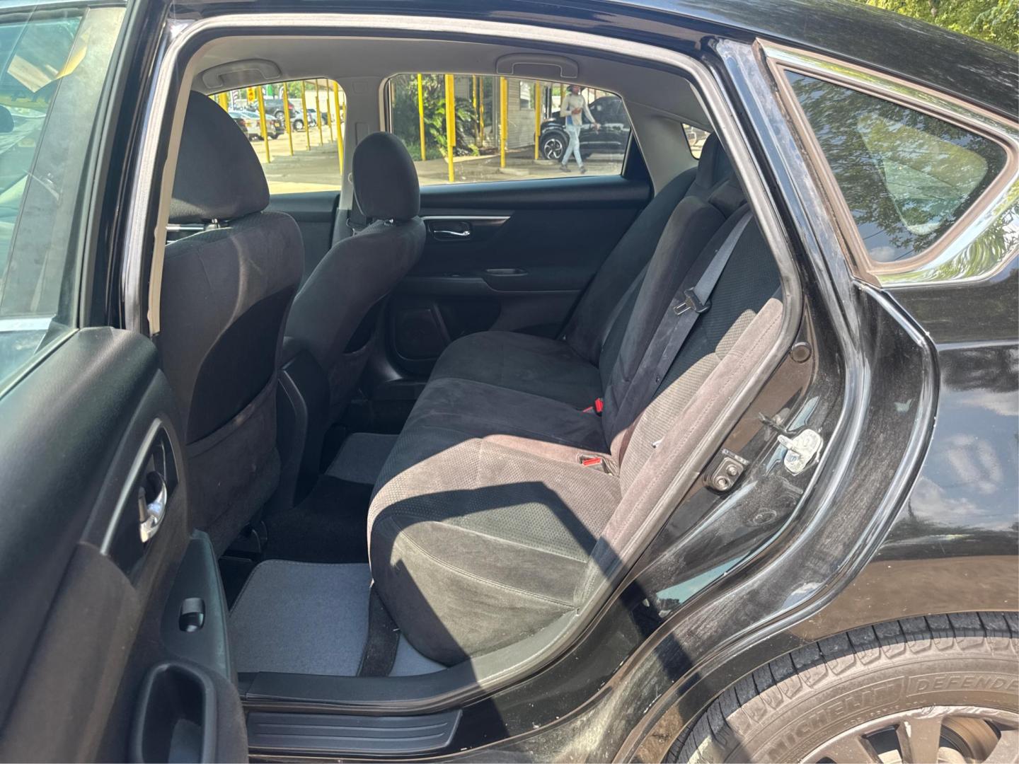 2014 Nissan Altima 2.5 SL (1N4AL3AP5EN) with an 2.5L L4 DOHC 16V engine, Continuously Variable Transmission transmission, located at 16710 Clay Rd., Houston, TX, 77084, (281) 859-7900, 0.000000, 0.000000 - Photo#10