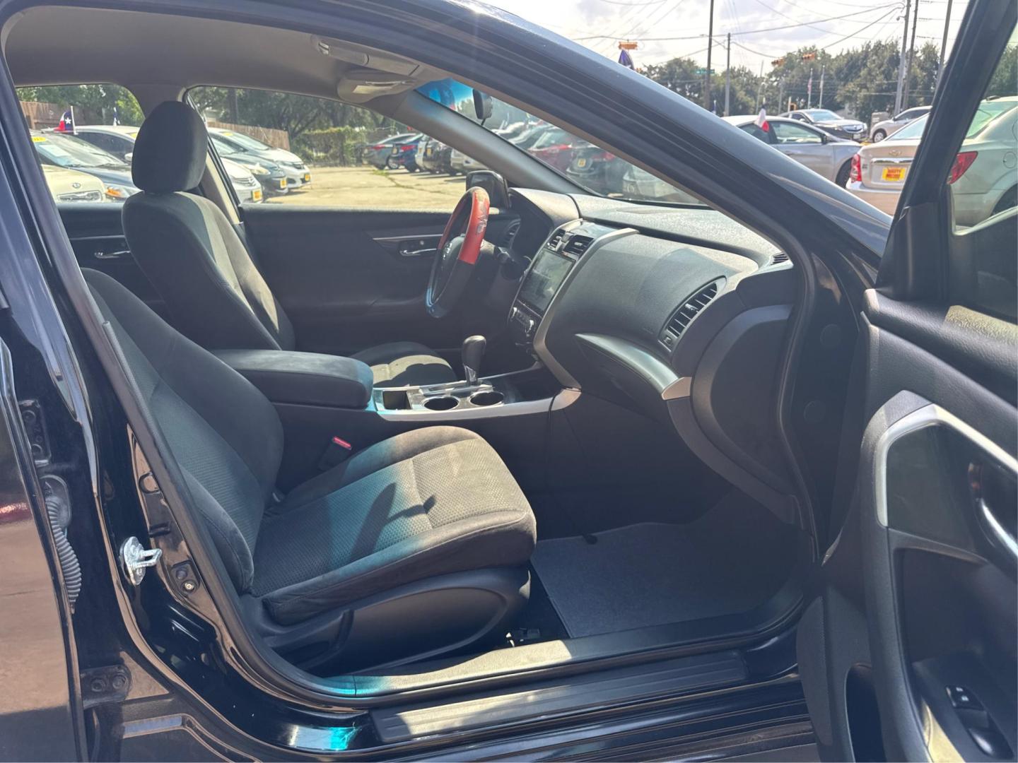 2014 Nissan Altima 2.5 SL (1N4AL3AP5EN) with an 2.5L L4 DOHC 16V engine, Continuously Variable Transmission transmission, located at 16710 Clay Rd., Houston, TX, 77084, (281) 859-7900, 0.000000, 0.000000 - Photo#12