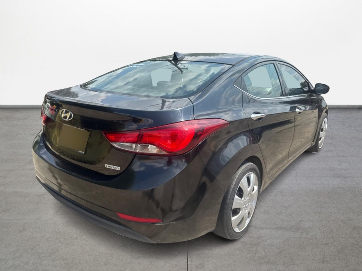 2015 Hyundai Elantra Limited (5NPDH4AE3FH) with an 1.8L L4 DOHC 16V engine, 6-Speed Automatic transmission, located at 16710 Clay Rd., Houston, TX, 77084, (281) 859-7900, 0.000000, 0.000000 - Photo#4