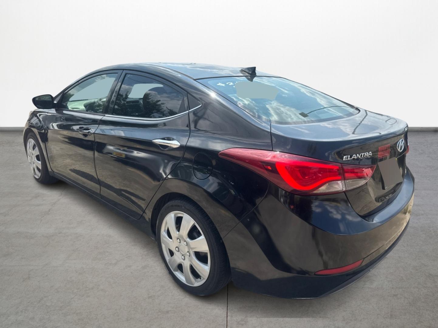 2015 Hyundai Elantra Limited (5NPDH4AE3FH) with an 1.8L L4 DOHC 16V engine, 6-Speed Automatic transmission, located at 16710 Clay Rd., Houston, TX, 77084, (281) 859-7900, 0.000000, 0.000000 - Photo#6