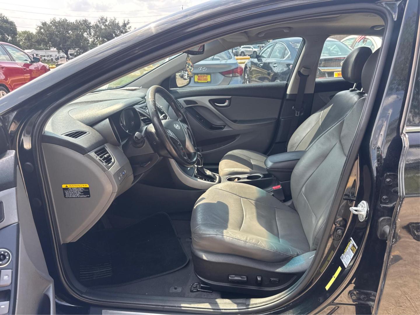 2015 Hyundai Elantra Limited (5NPDH4AE3FH) with an 1.8L L4 DOHC 16V engine, 6-Speed Automatic transmission, located at 16710 Clay Rd., Houston, TX, 77084, (281) 859-7900, 0.000000, 0.000000 - Photo#8