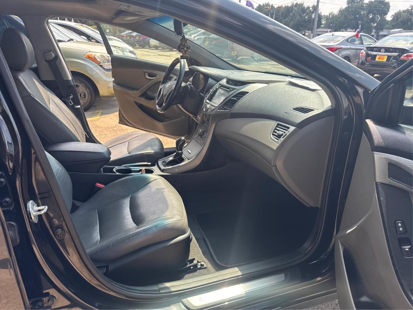 2015 Hyundai Elantra Limited (5NPDH4AE3FH) with an 1.8L L4 DOHC 16V engine, 6-Speed Automatic transmission, located at 16710 Clay Rd., Houston, TX, 77084, (281) 859-7900, 0.000000, 0.000000 - Photo#10