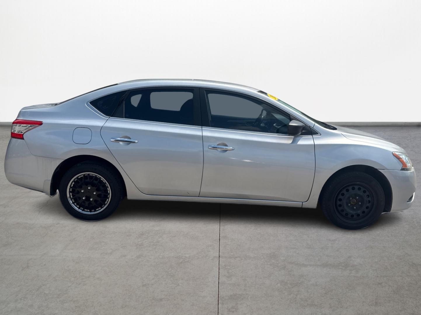 2015 Nissan Sentra S 6MT (3N1AB7AP2FY) with an 1.8L L4 SFI DOHC 16V engine, 6-Speed Manual transmission, located at 16710 Clay Rd., Houston, TX, 77084, (281) 859-7900, 0.000000, 0.000000 - Photo#3