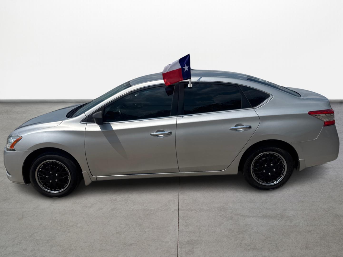 2015 Nissan Sentra S 6MT (3N1AB7AP2FY) with an 1.8L L4 SFI DOHC 16V engine, 6-Speed Manual transmission, located at 16710 Clay Rd., Houston, TX, 77084, (281) 859-7900, 0.000000, 0.000000 - Photo#7