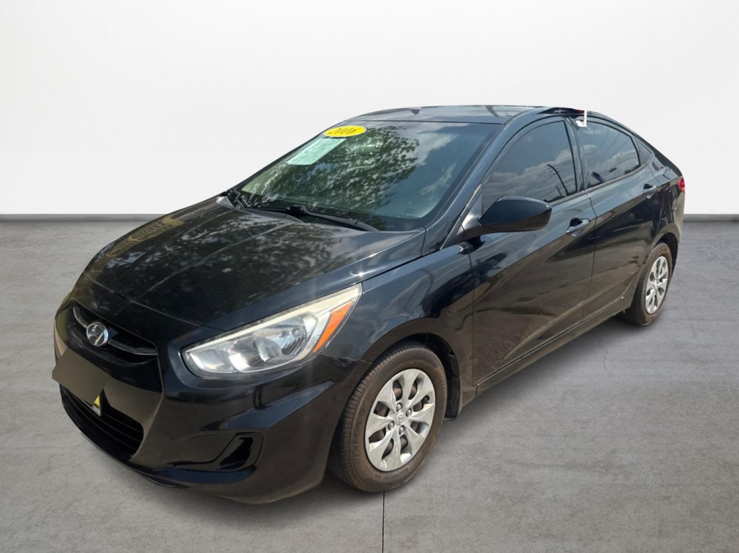 2016 Hyundai Accent SE 4-Door 6A (KMHCT4AE9GU) with an 1.6L L4 DOHC 16V engine, 6A transmission, located at 16710 Clay Rd., Houston, TX, 77084, (281) 859-7900, 0.000000, 0.000000 - Photo#0