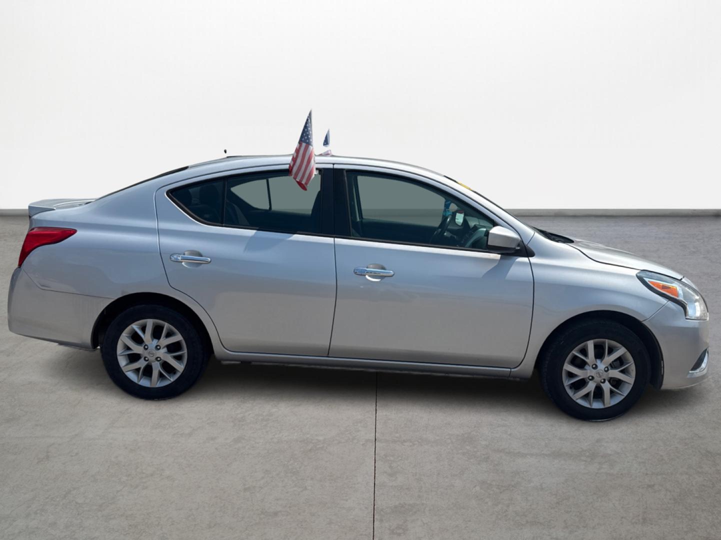 2018 Nissan Versa 1.6 SL Sedan (3N1CN7AP0JL) with an 1.6L L4 DOHC 16V engine, CVT transmission, located at 16710 Clay Rd., Houston, TX, 77084, (281) 859-7900, 0.000000, 0.000000 - Photo#3