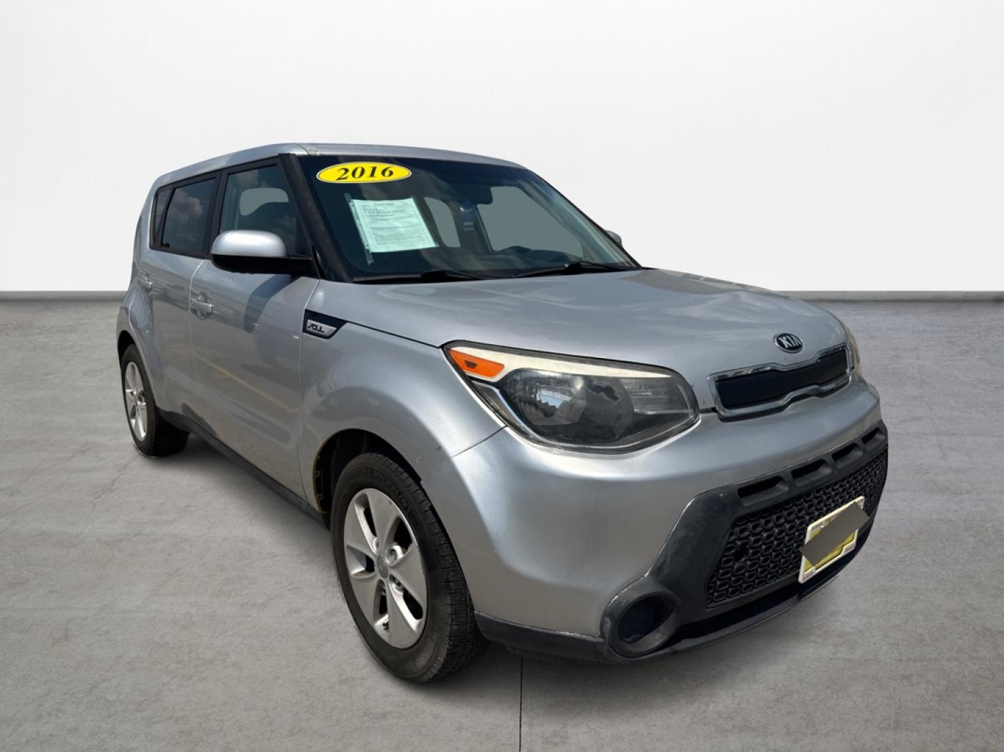 2016 Kia Soul Base 6A (KNDJN2A26G7) with an 1.6L L4 DOHC 16V engine, 6A transmission, located at 16710 Clay Rd., Houston, TX, 77084, (281) 859-7900, 0.000000, 0.000000 - Photo#2