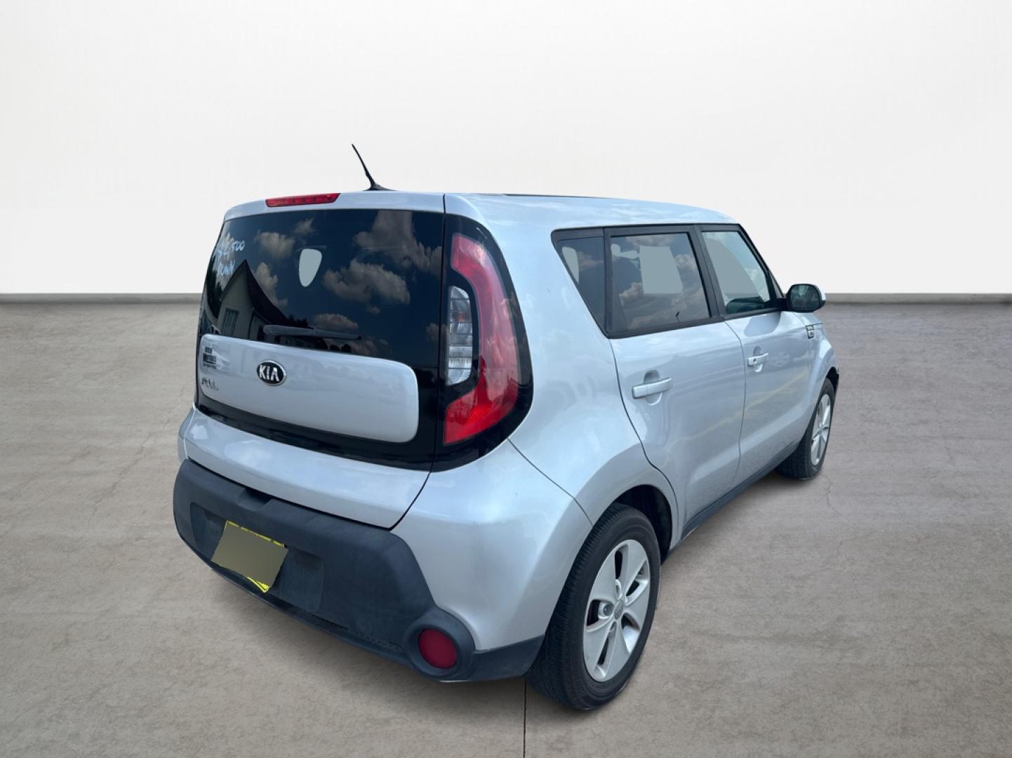 2016 Kia Soul Base 6A (KNDJN2A26G7) with an 1.6L L4 DOHC 16V engine, 6A transmission, located at 16710 Clay Rd., Houston, TX, 77084, (281) 859-7900, 0.000000, 0.000000 - Photo#4