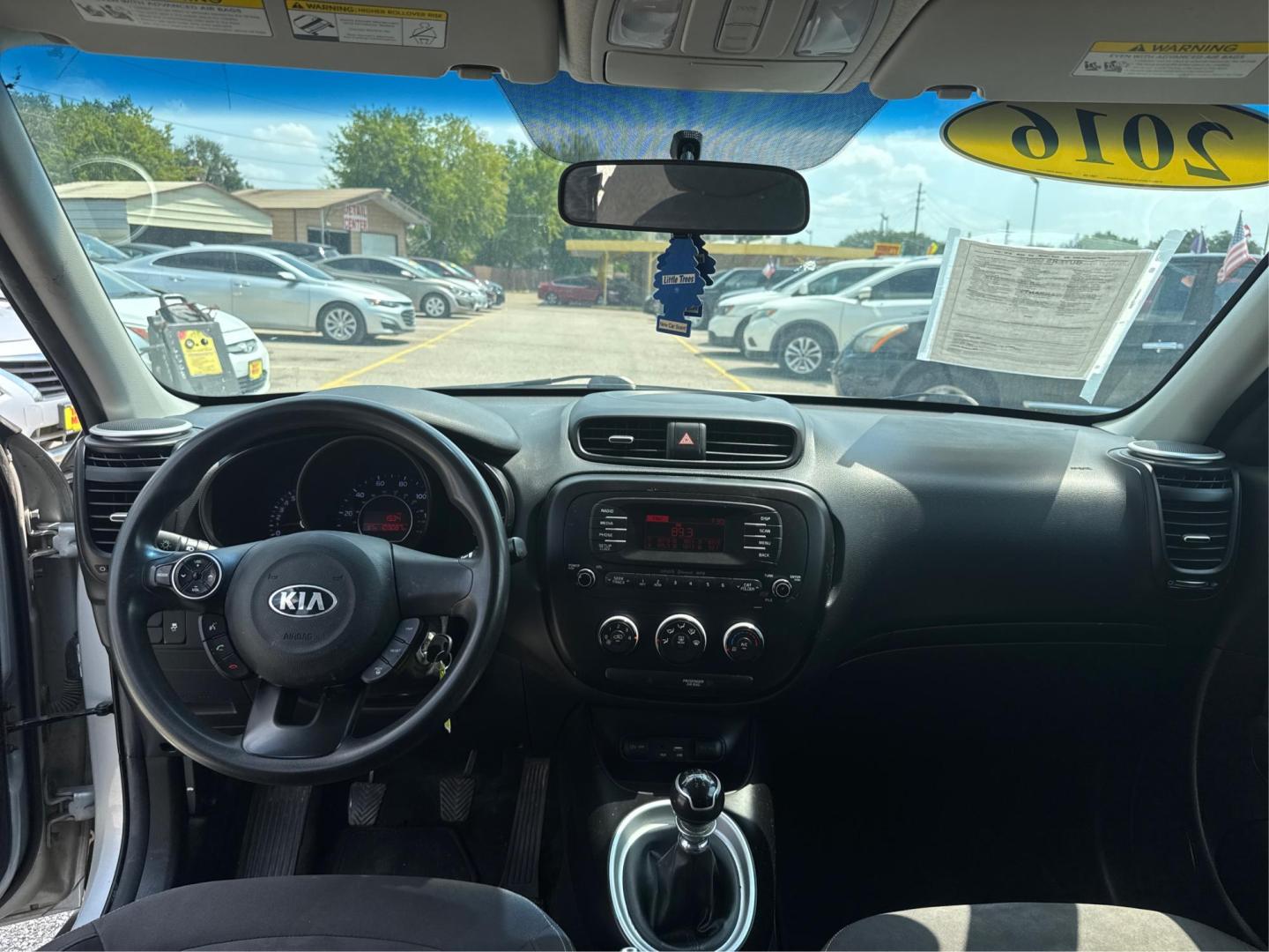 2016 Kia Soul Base 6A (KNDJN2A26G7) with an 1.6L L4 DOHC 16V engine, 6A transmission, located at 16710 Clay Rd., Houston, TX, 77084, (281) 859-7900, 0.000000, 0.000000 - Photo#10