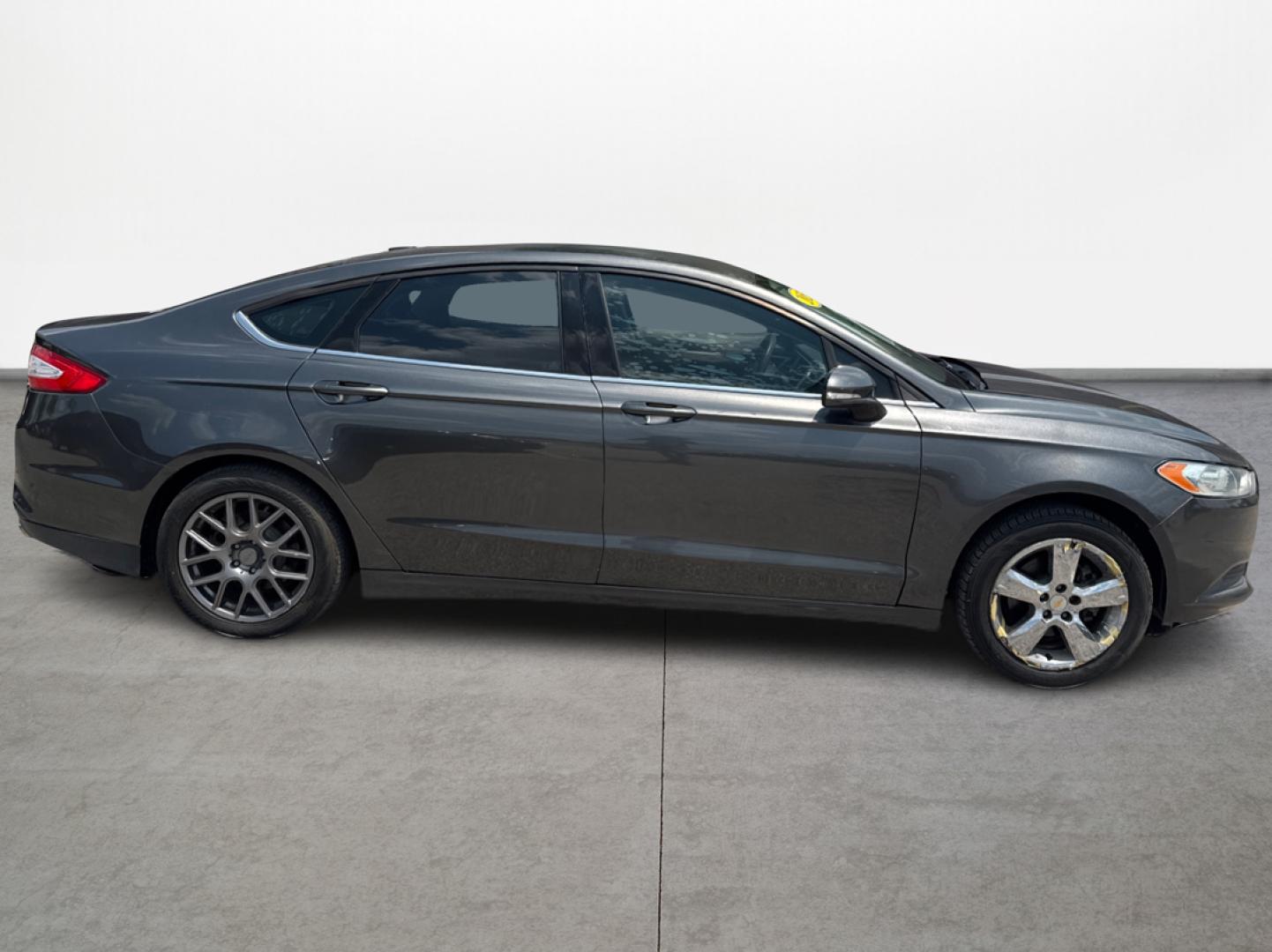2015 Ford Fusion SE (1FA6P0HD5F5) with an 1.5L L4 DOHC 16V engine, located at 16710 Clay Rd., Houston, TX, 77084, (281) 859-7900, 0.000000, 0.000000 - Photo#3