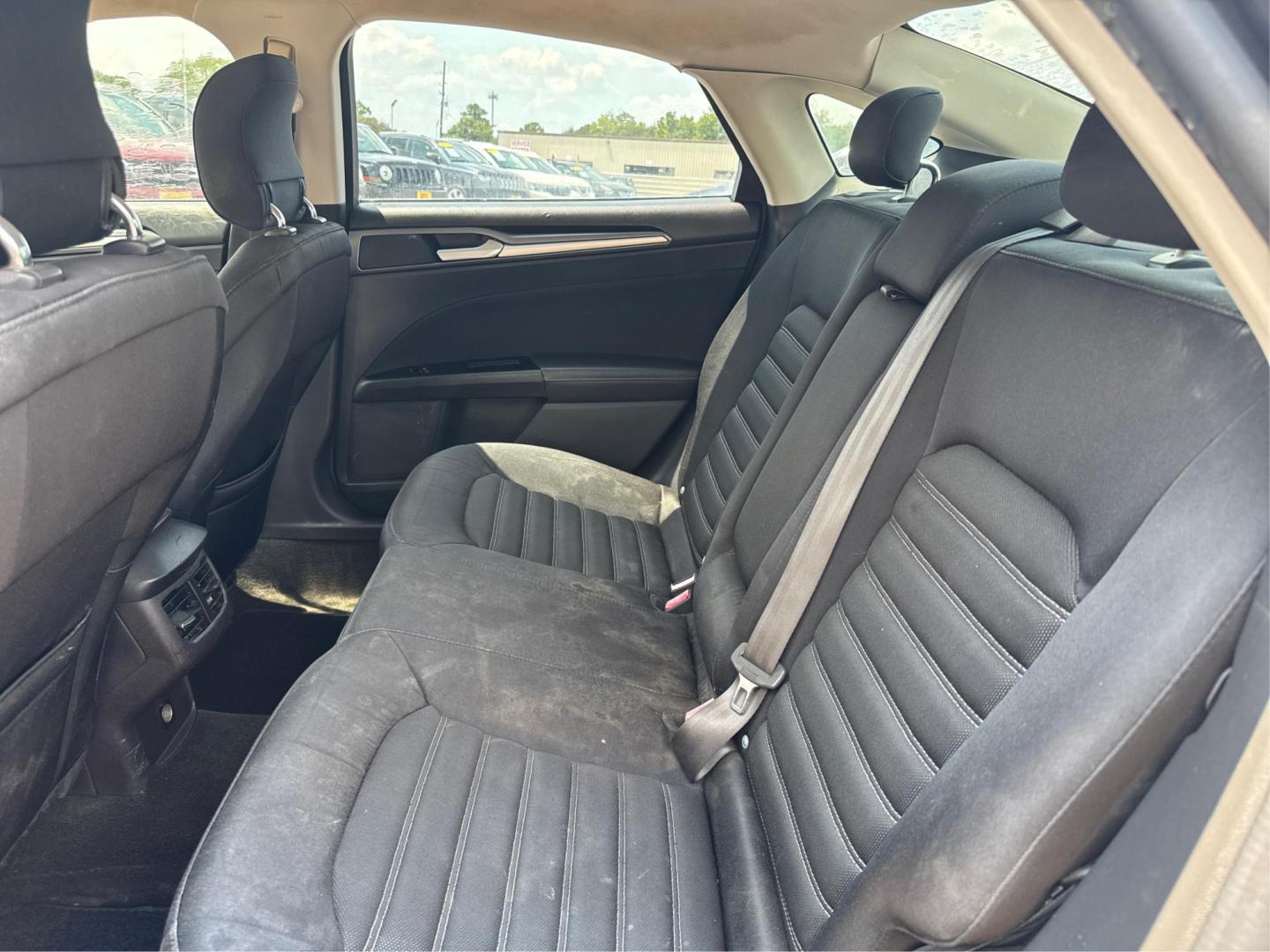 2015 Ford Fusion SE (1FA6P0HD5F5) with an 1.5L L4 DOHC 16V engine, located at 16710 Clay Rd., Houston, TX, 77084, (281) 859-7900, 0.000000, 0.000000 - Photo#9