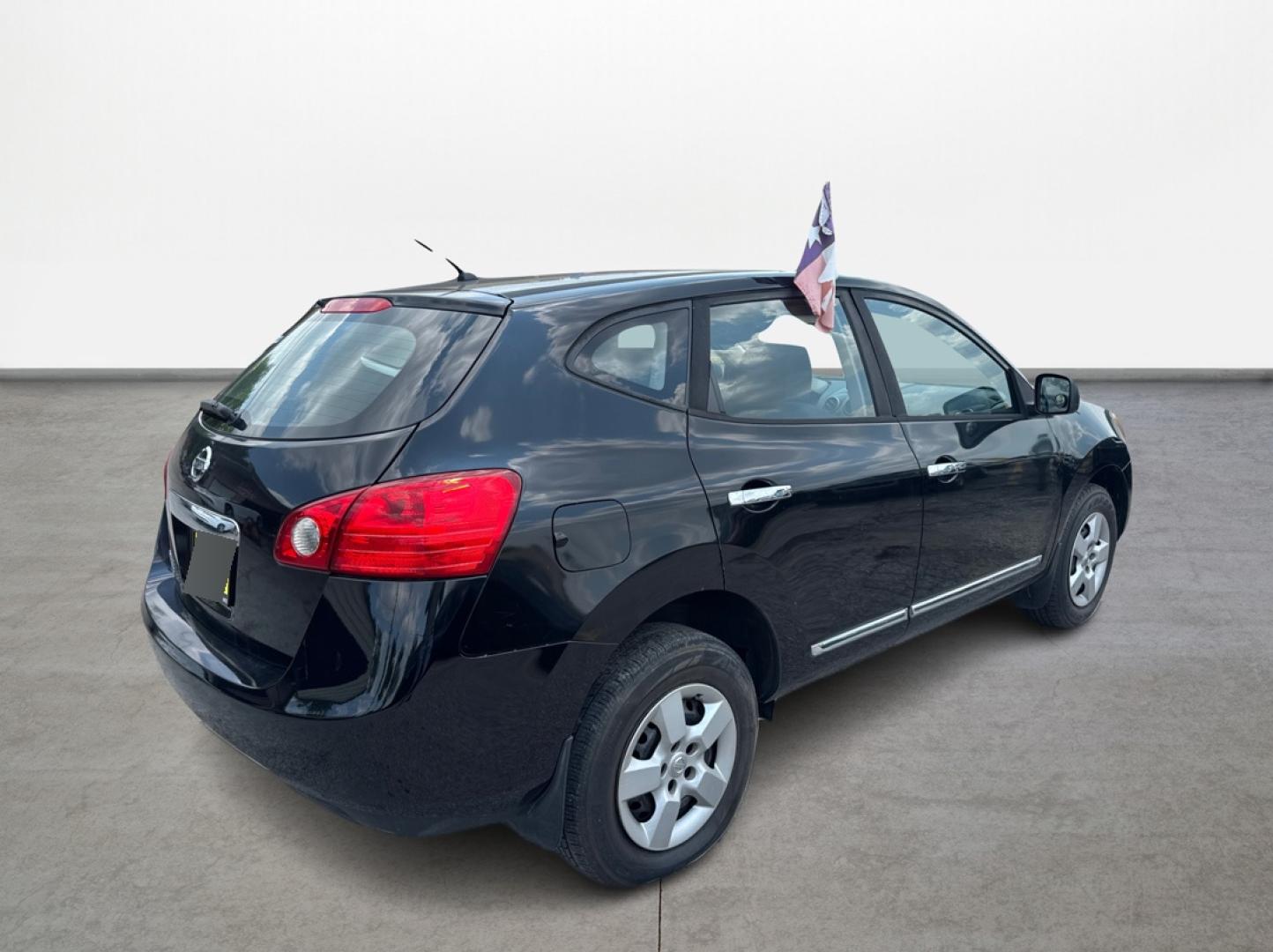 2015 Nissan Rogue Select S 2WD (JN8AS5MT0FW) with an 2.5L L4 DOHC 16V engine, Continuously Variable Transmission transmission, located at 16710 Clay Rd., Houston, TX, 77084, (281) 859-7900, 0.000000, 0.000000 - Photo#4