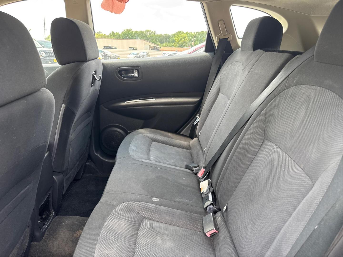 2015 Nissan Rogue Select S 2WD (JN8AS5MT0FW) with an 2.5L L4 DOHC 16V engine, Continuously Variable Transmission transmission, located at 16710 Clay Rd., Houston, TX, 77084, (281) 859-7900, 0.000000, 0.000000 - Photo#9