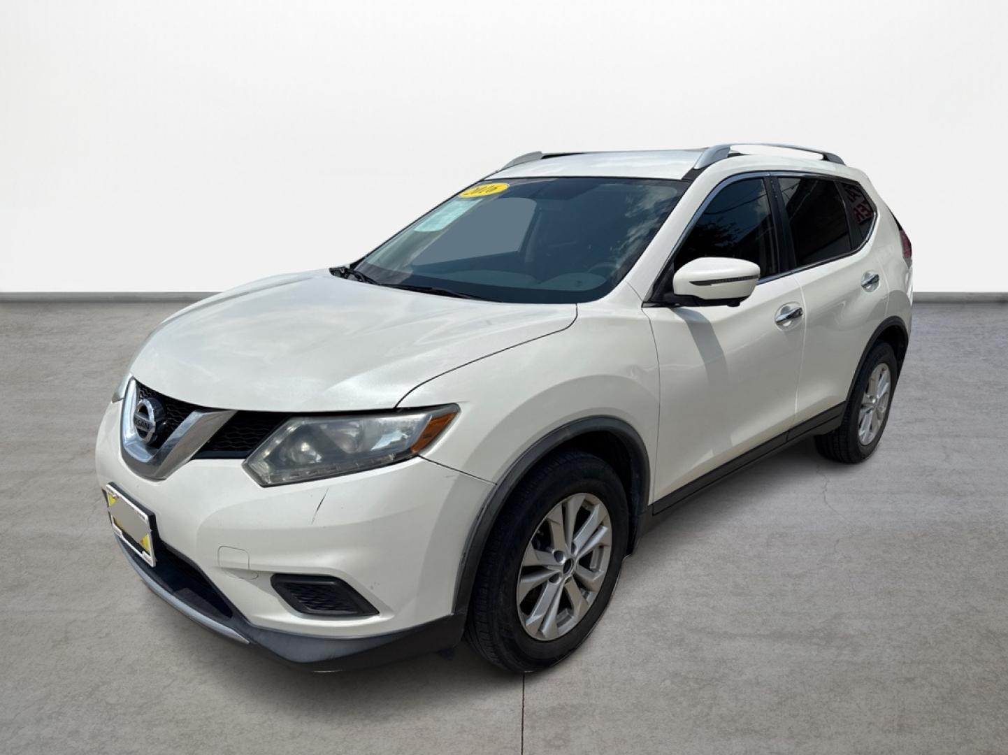 2016 Nissan Rogue S 2WD (JN8AT2MT0GW) with an 2.5L L4 DOHC 16V engine, CVT transmission, located at 16710 Clay Rd., Houston, TX, 77084, (281) 859-7900, 0.000000, 0.000000 - Photo#0