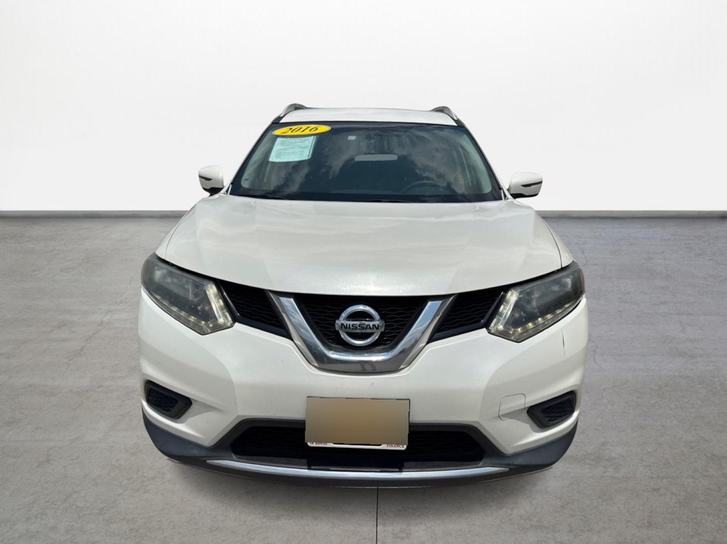 2016 Nissan Rogue S 2WD (JN8AT2MT0GW) with an 2.5L L4 DOHC 16V engine, CVT transmission, located at 16710 Clay Rd., Houston, TX, 77084, (281) 859-7900, 0.000000, 0.000000 - Photo#1