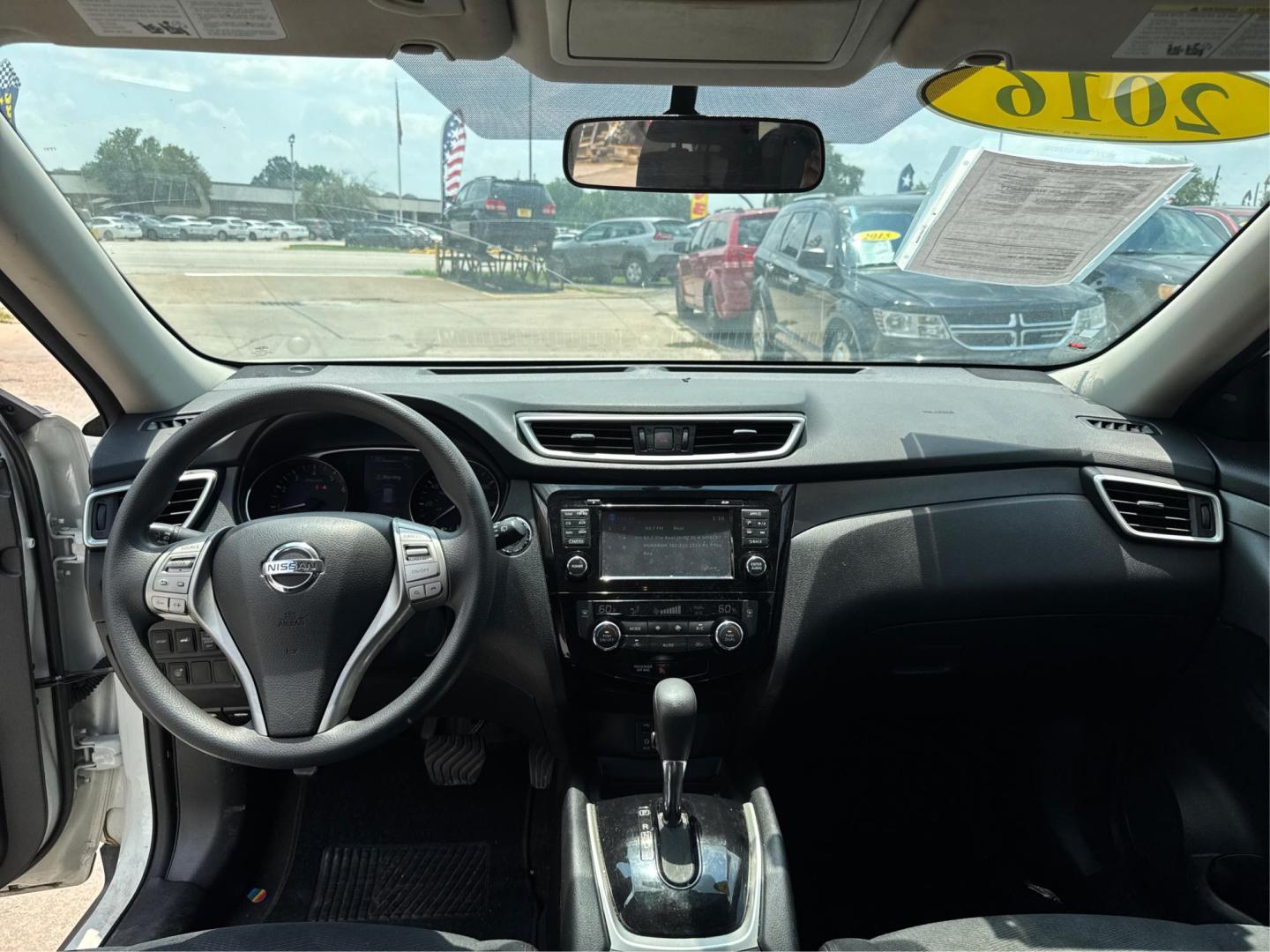 2016 Nissan Rogue S 2WD (JN8AT2MT0GW) with an 2.5L L4 DOHC 16V engine, CVT transmission, located at 16710 Clay Rd., Houston, TX, 77084, (281) 859-7900, 0.000000, 0.000000 - Photo#10