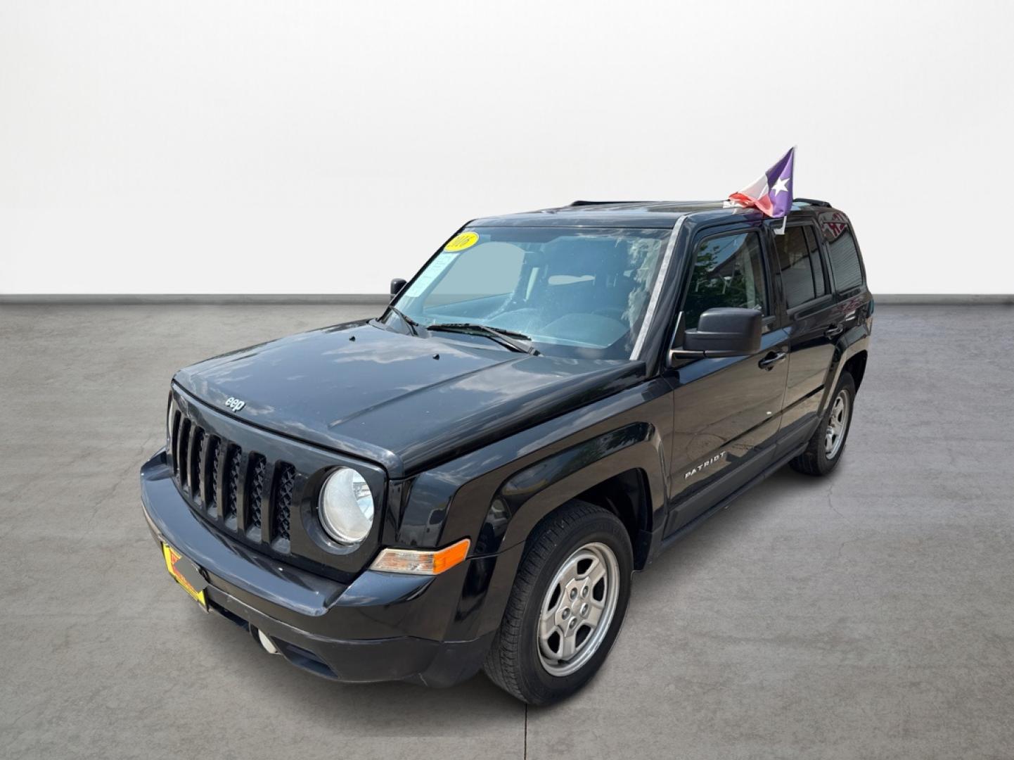 2016 Jeep Patriot Sport 2WD (1C4NJPBAXGD) with an 2.0L L4 DOHC 16V engine, located at 16710 Clay Rd., Houston, TX, 77084, (281) 859-7900, 0.000000, 0.000000 - Photo#0