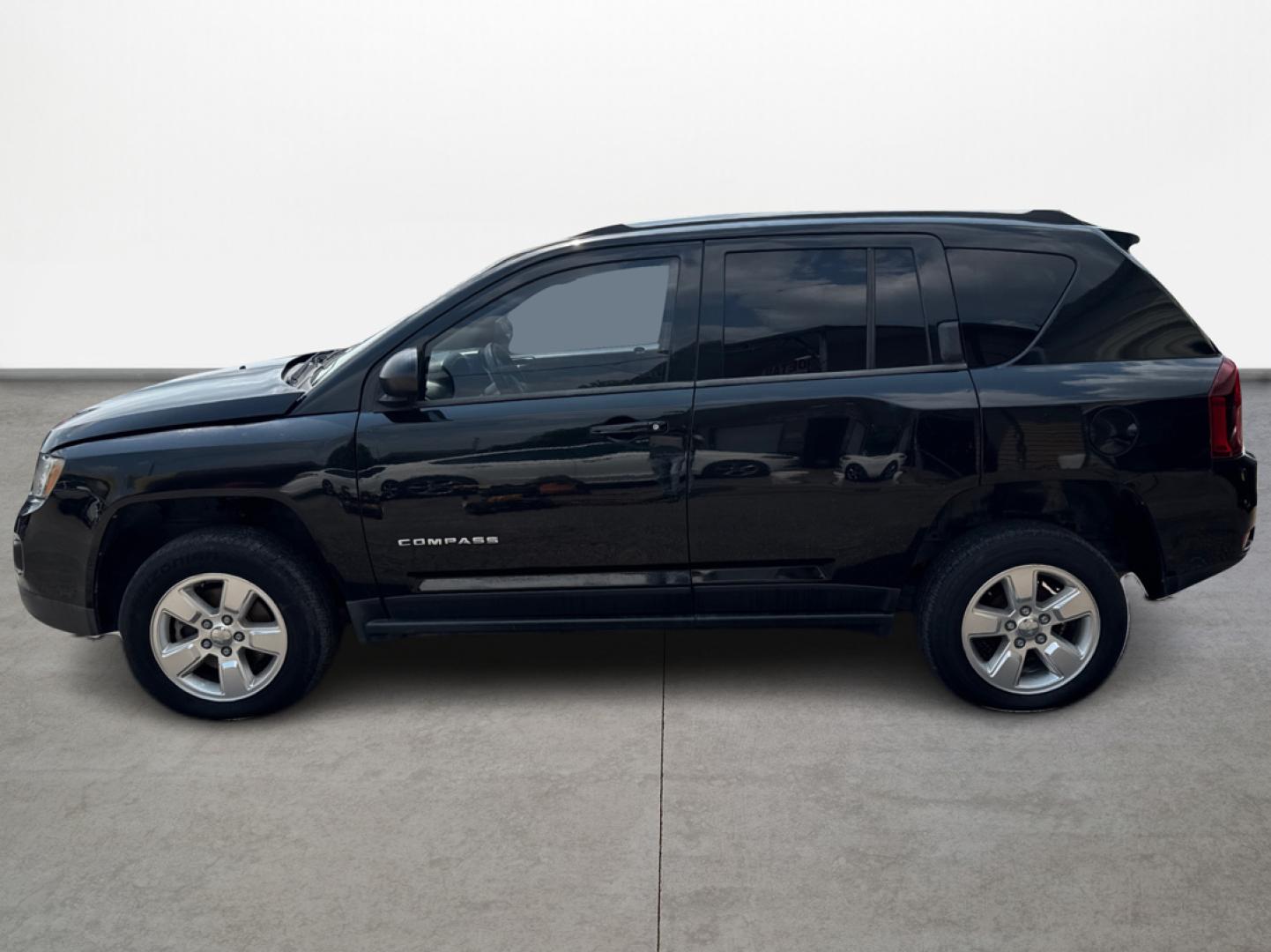 2014 Jeep Compass Sport FWD (1C4NJCBA6ED) with an 2.0L L4 DOHC 16V engine, located at 16710 Clay Rd., Houston, TX, 77084, (281) 859-7900, 0.000000, 0.000000 - Photo#6