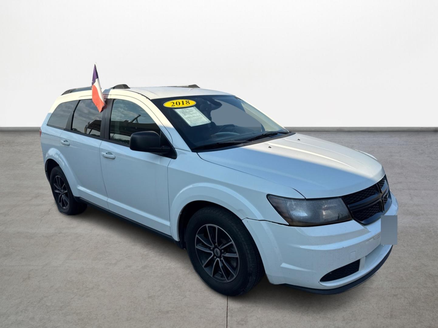 2018 Dodge Journey SE (3C4PDCAB6JT) with an 2.4L L4 DOHC 16V engine, 4A transmission, located at 16710 Clay Rd., Houston, TX, 77084, (281) 859-7900, 0.000000, 0.000000 - Photo#2
