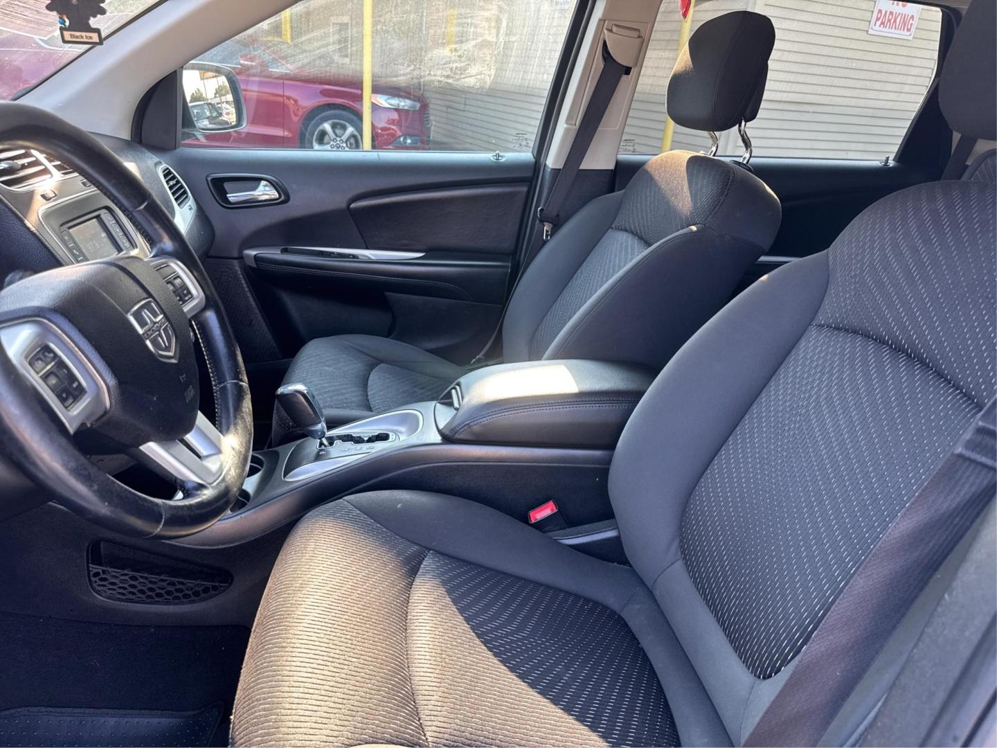 2018 Dodge Journey SE (3C4PDCAB6JT) with an 2.4L L4 DOHC 16V engine, 4A transmission, located at 16710 Clay Rd., Houston, TX, 77084, (281) 859-7900, 0.000000, 0.000000 - Photo#8