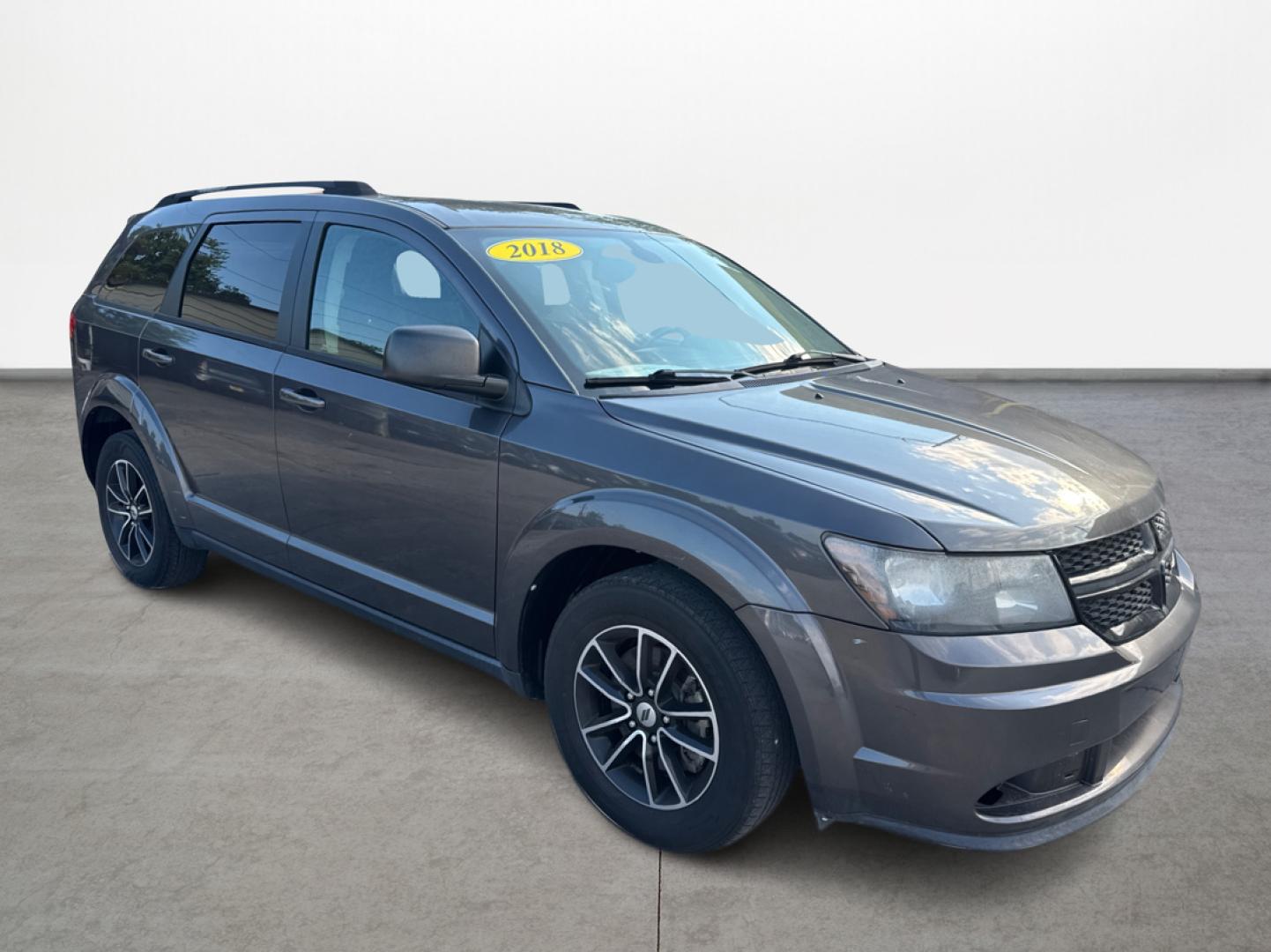 2018 Dodge Journey SE (3C4PDCAB7JT) with an 2.4L L4 DOHC 16V engine, 4A transmission, located at 16710 Clay Rd., Houston, TX, 77084, (281) 859-7900, 0.000000, 0.000000 - Photo#2