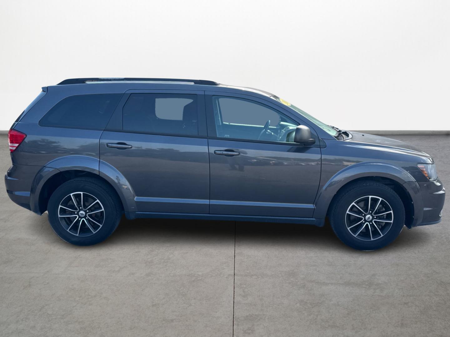 2018 Dodge Journey SE (3C4PDCAB7JT) with an 2.4L L4 DOHC 16V engine, 4A transmission, located at 16710 Clay Rd., Houston, TX, 77084, (281) 859-7900, 0.000000, 0.000000 - Photo#3