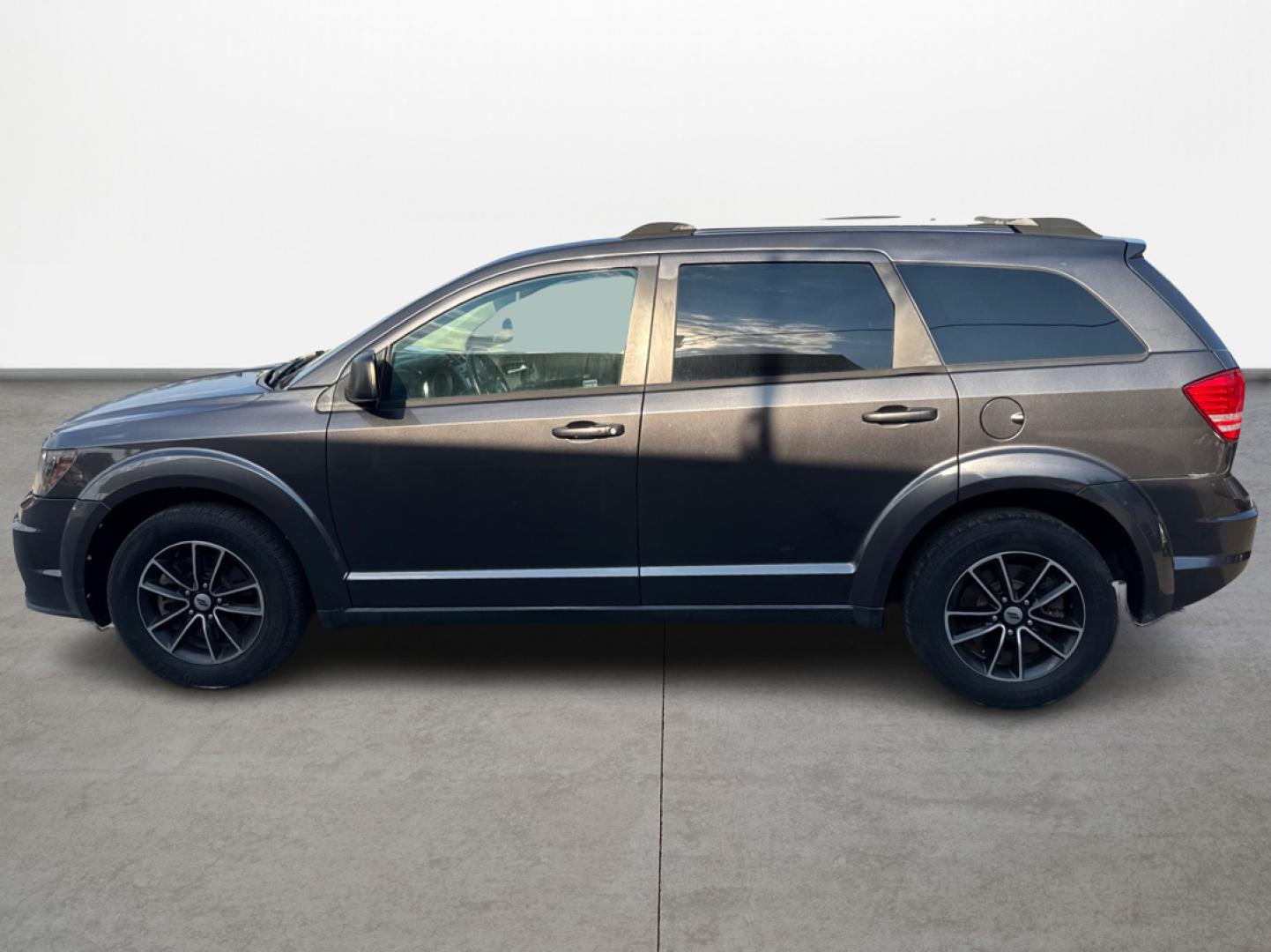 2018 Dodge Journey SE (3C4PDCAB7JT) with an 2.4L L4 DOHC 16V engine, 4A transmission, located at 16710 Clay Rd., Houston, TX, 77084, (281) 859-7900, 0.000000, 0.000000 - Photo#7
