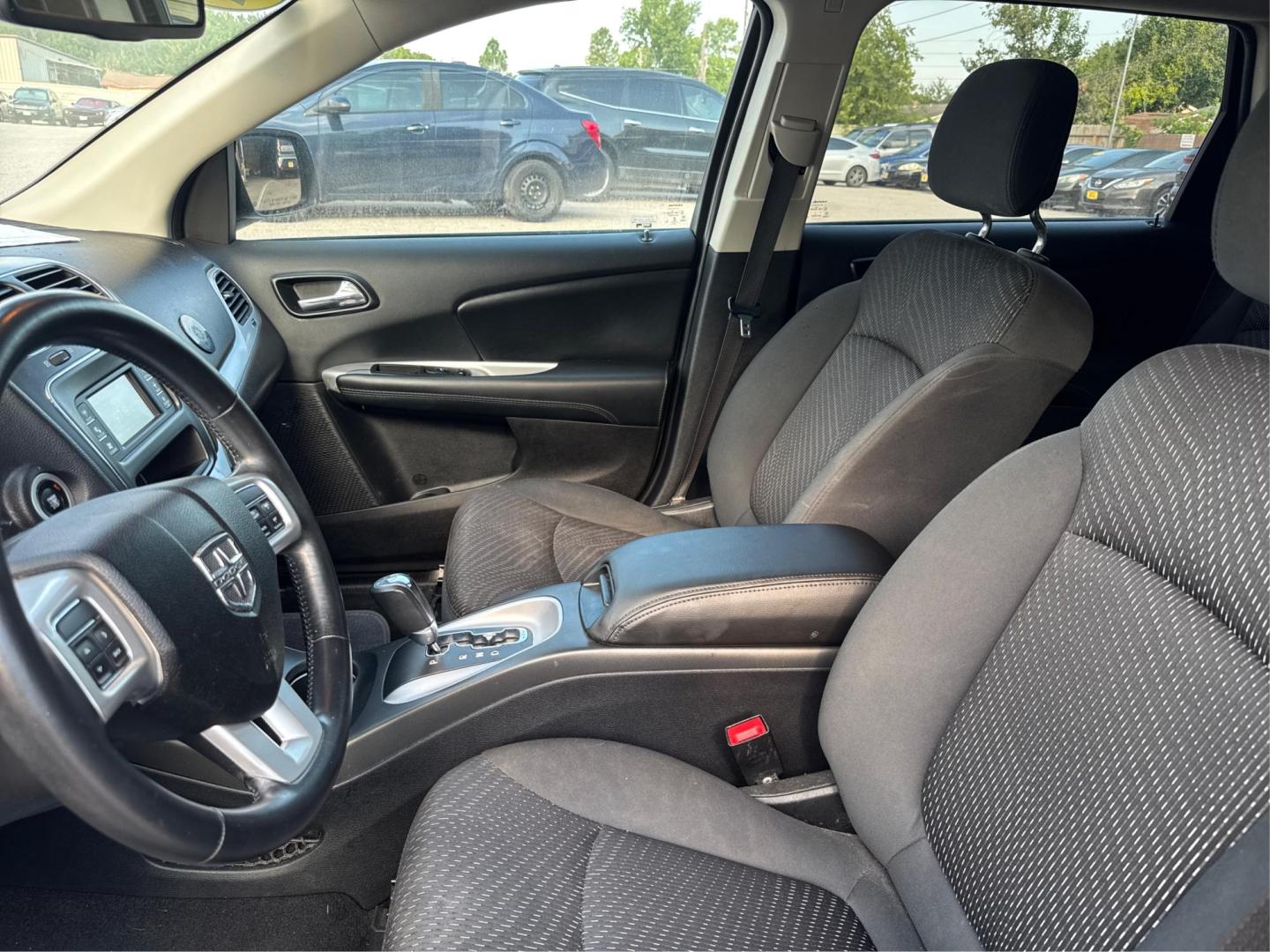 2018 Dodge Journey SE (3C4PDCAB7JT) with an 2.4L L4 DOHC 16V engine, 4A transmission, located at 16710 Clay Rd., Houston, TX, 77084, (281) 859-7900, 0.000000, 0.000000 - Photo#8