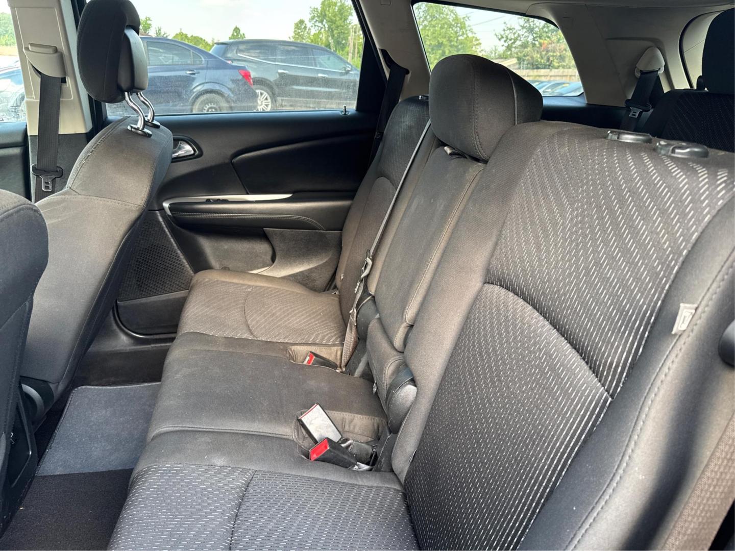 2018 Dodge Journey SE (3C4PDCAB7JT) with an 2.4L L4 DOHC 16V engine, 4A transmission, located at 16710 Clay Rd., Houston, TX, 77084, (281) 859-7900, 0.000000, 0.000000 - Photo#9