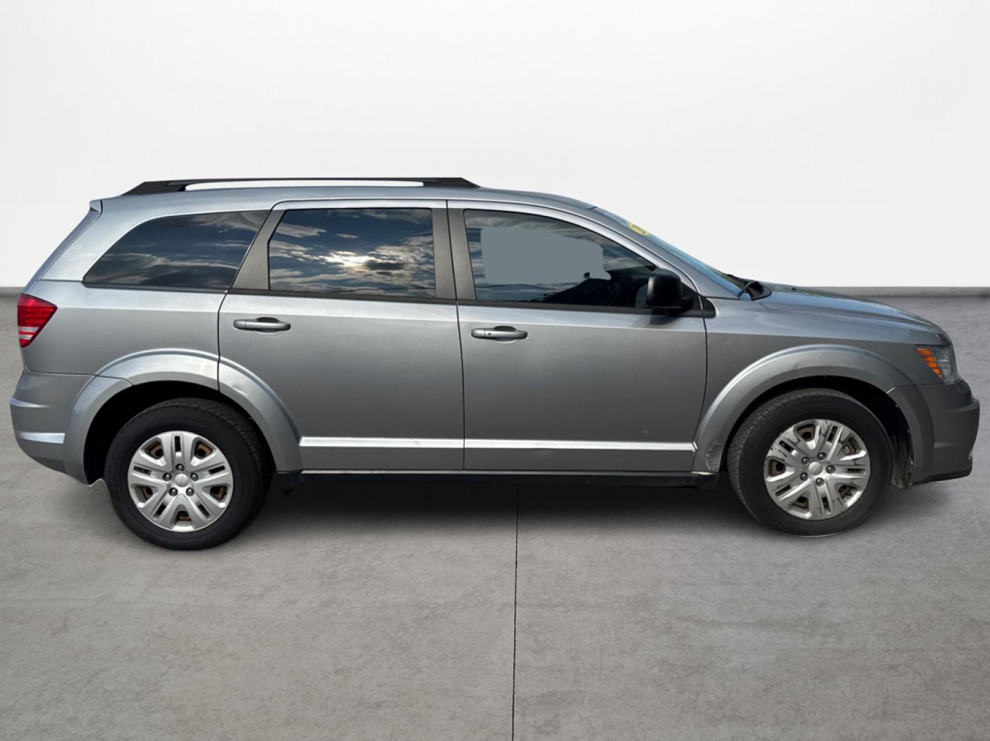 2017 Dodge Journey SE (3C4PDCAB8HT) with an 2.4L L4 DOHC 16V engine, 4A transmission, located at 16710 Clay Rd., Houston, TX, 77084, (281) 859-7900, 0.000000, 0.000000 - Photo#3