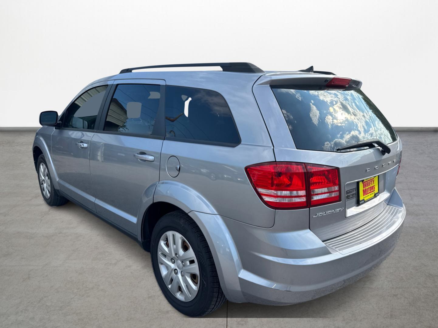 2017 Dodge Journey SE (3C4PDCAB8HT) with an 2.4L L4 DOHC 16V engine, 4A transmission, located at 16710 Clay Rd., Houston, TX, 77084, (281) 859-7900, 0.000000, 0.000000 - Photo#6