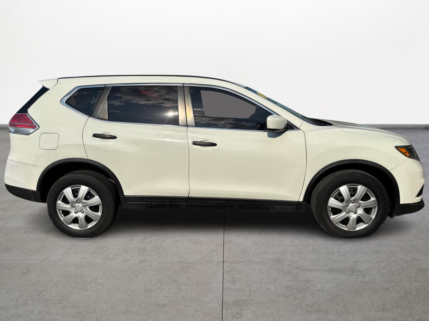 2016 Nissan Rogue S AWD (5N1AT2MV3GC) with an 2.5L L4 DOHC 16V engine, CVT transmission, located at 16710 Clay Rd., Houston, TX, 77084, (281) 859-7900, 0.000000, 0.000000 - Photo#3