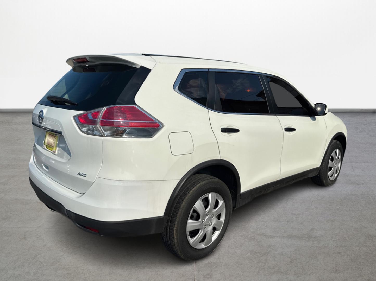 2016 Nissan Rogue S AWD (5N1AT2MV3GC) with an 2.5L L4 DOHC 16V engine, CVT transmission, located at 16710 Clay Rd., Houston, TX, 77084, (281) 859-7900, 0.000000, 0.000000 - Photo#4