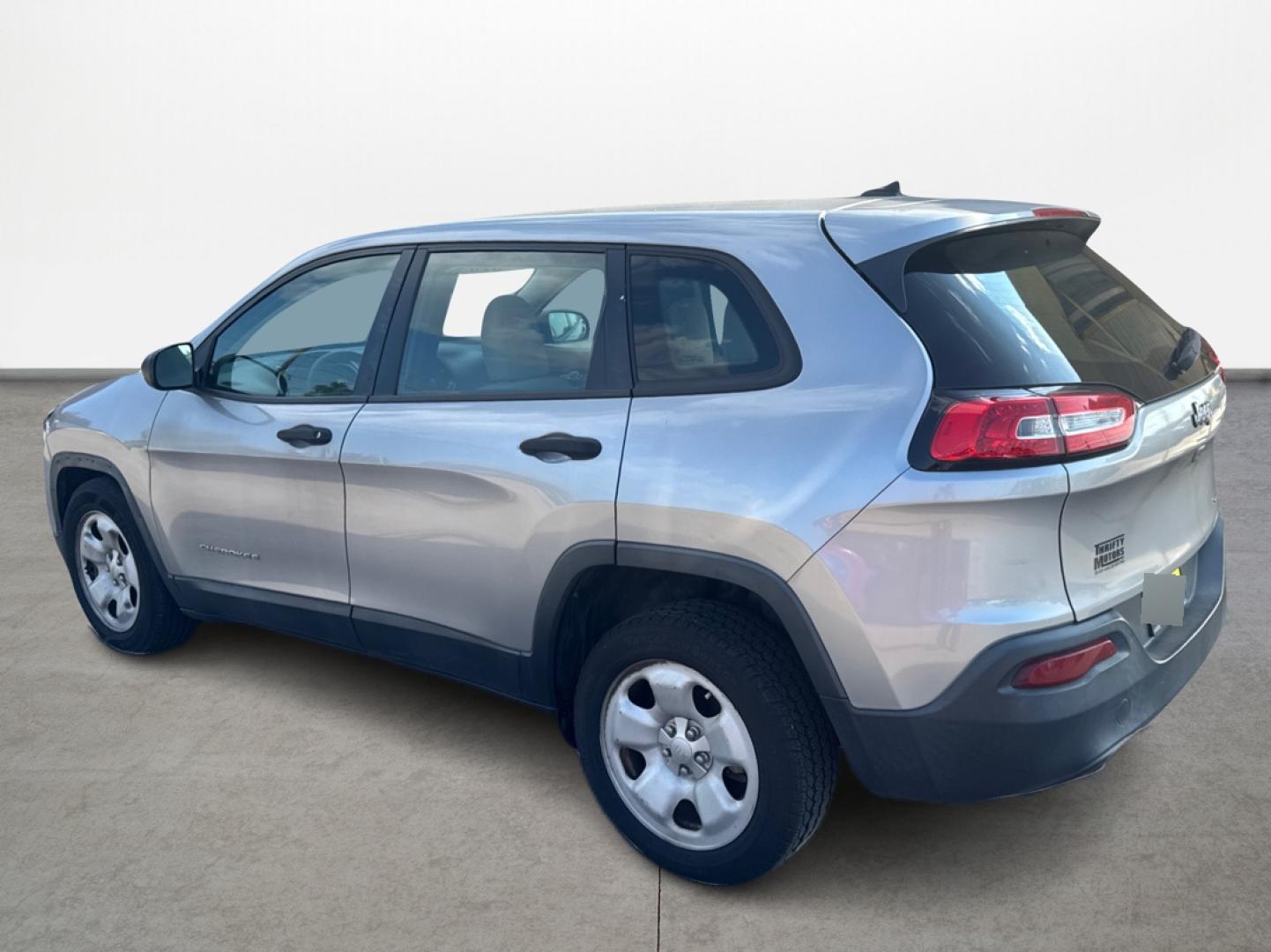 2016 Jeep Cherokee Sport FWD (1C4PJLAB5GW) with an 2.4L L4 DOHC 16V engine, 9A transmission, located at 16710 Clay Rd., Houston, TX, 77084, (281) 859-7900, 0.000000, 0.000000 - Photo#6
