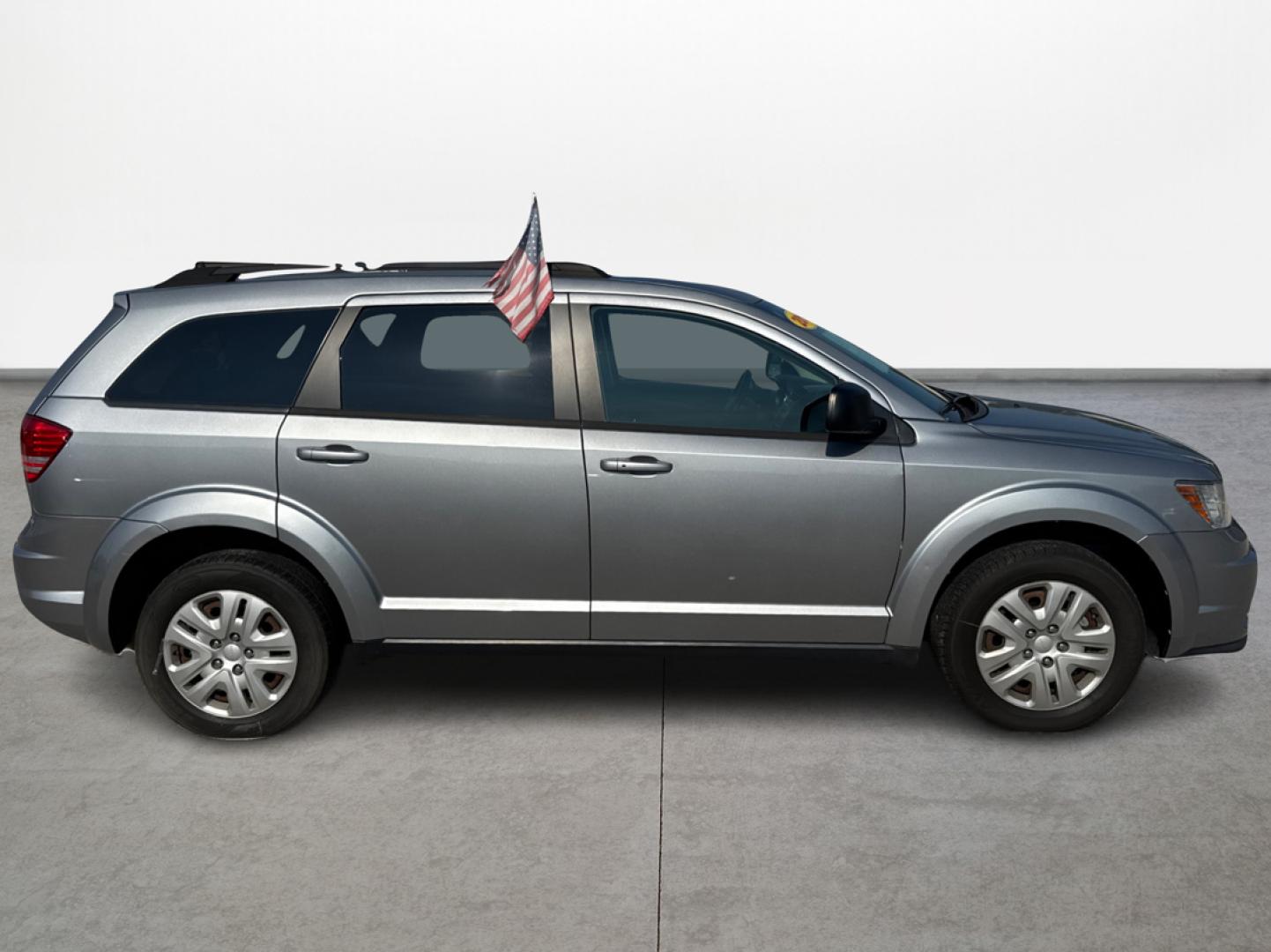 2018 Dodge Journey SE (3C4PDCAB4JT) with an 2.4L L4 DOHC 16V engine, 4A transmission, located at 16710 Clay Rd., Houston, TX, 77084, (281) 859-7900, 0.000000, 0.000000 - Photo#3