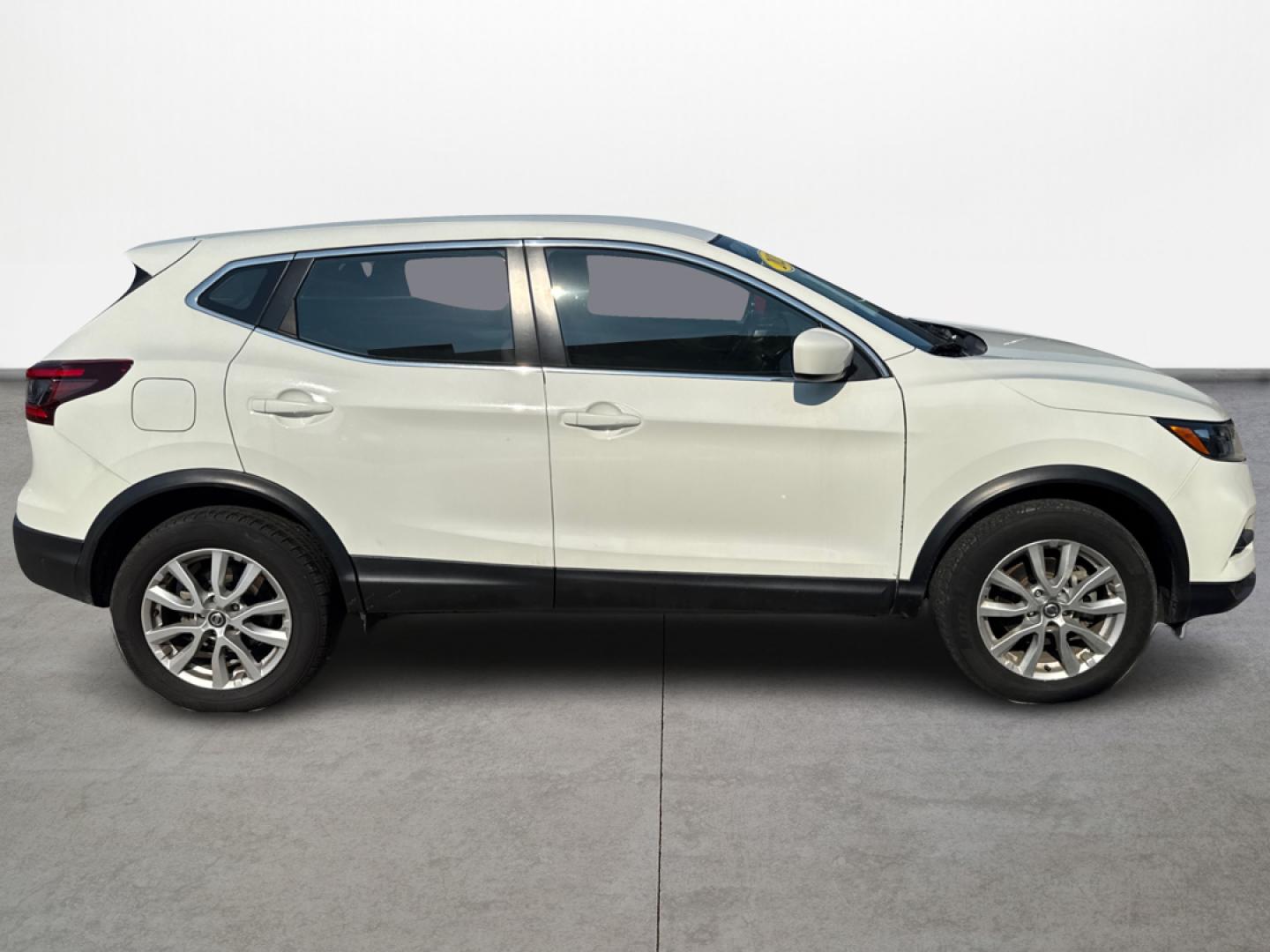 2021 Nissan Rogue Sport S (JN1BJ1AV6MW) with an 2.0L L4 DOHC 16V engine, CVT transmission, located at 16710 Clay Rd., Houston, TX, 77084, (281) 859-7900, 0.000000, 0.000000 - Photo#3