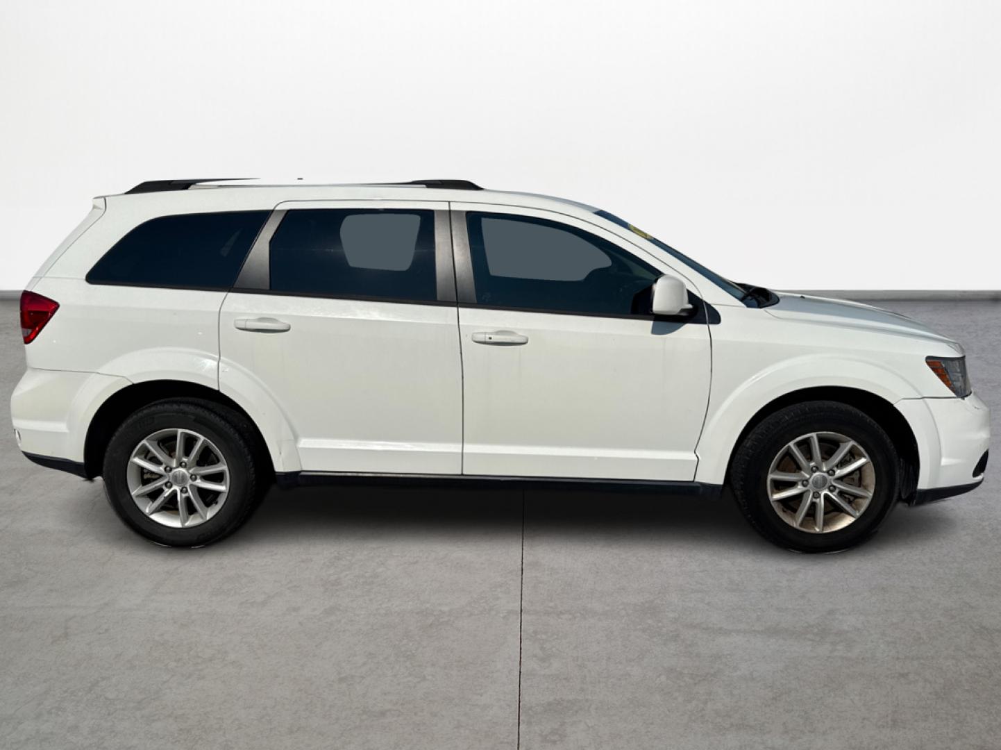 2016 Dodge Journey SXT (3C4PDCBB7GT) with an 2.4L L6 DOHC 16V engine, 4A transmission, located at 16710 Clay Rd., Houston, TX, 77084, (281) 859-7900, 0.000000, 0.000000 - Photo#3