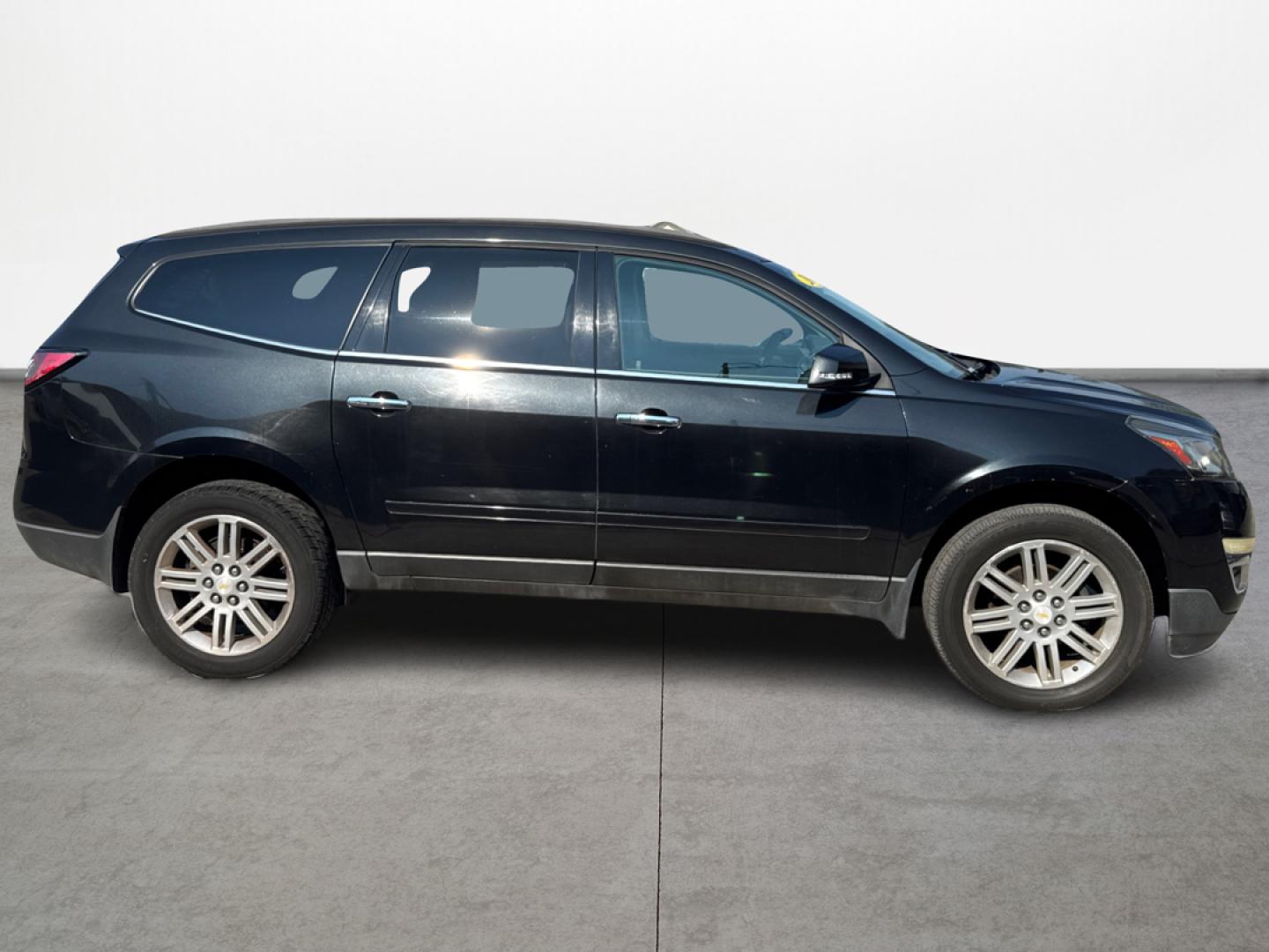 2014 Chevrolet Traverse 1LT FWD (1GNKRGKD7EJ) with an 3.6L V6 DOHC 24V engine, 6-Speed Automatic transmission, located at 16710 Clay Rd., Houston, TX, 77084, (281) 859-7900, 0.000000, 0.000000 - Photo#3
